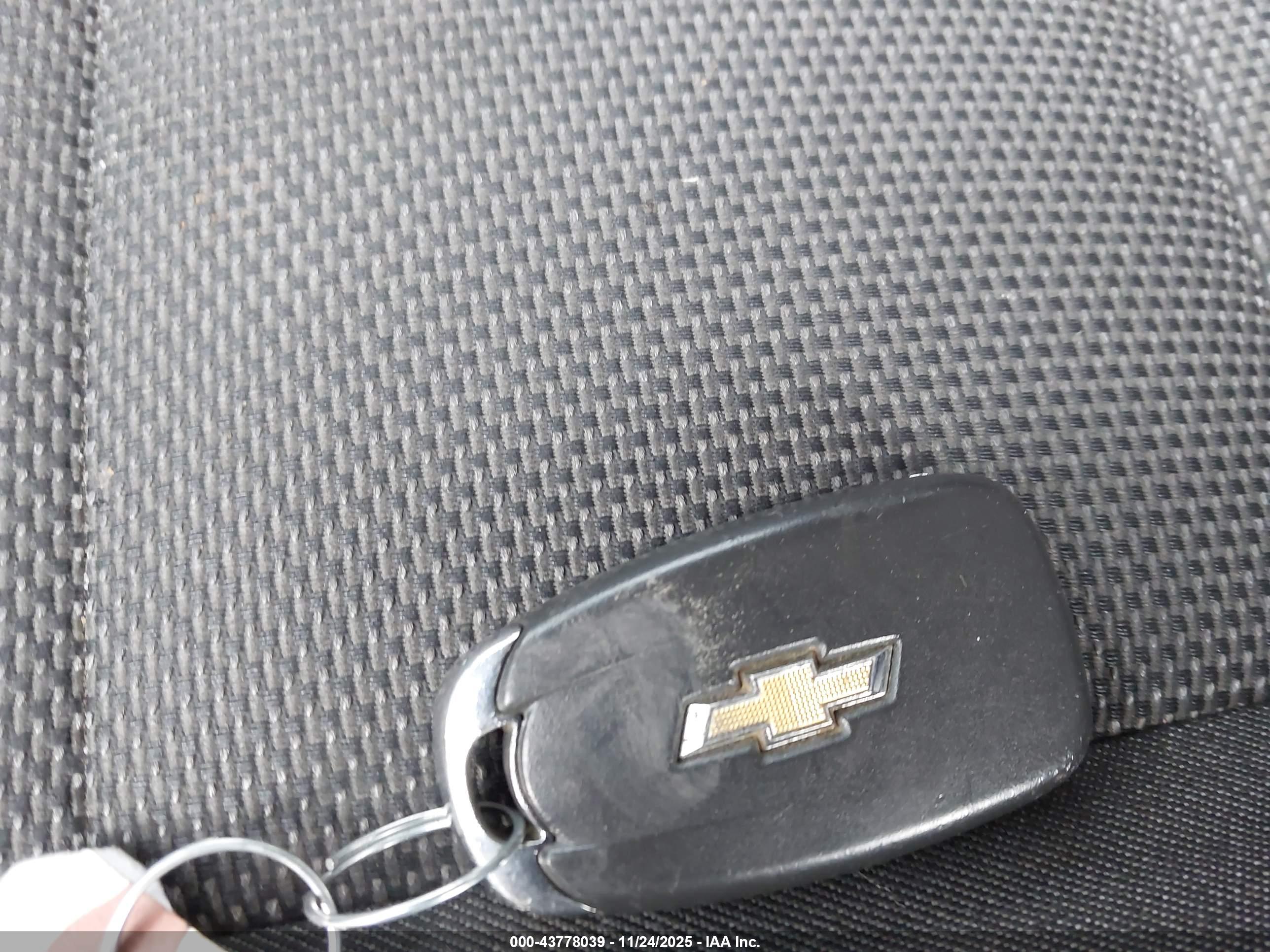CHEVROLET TRAVERSE image 11