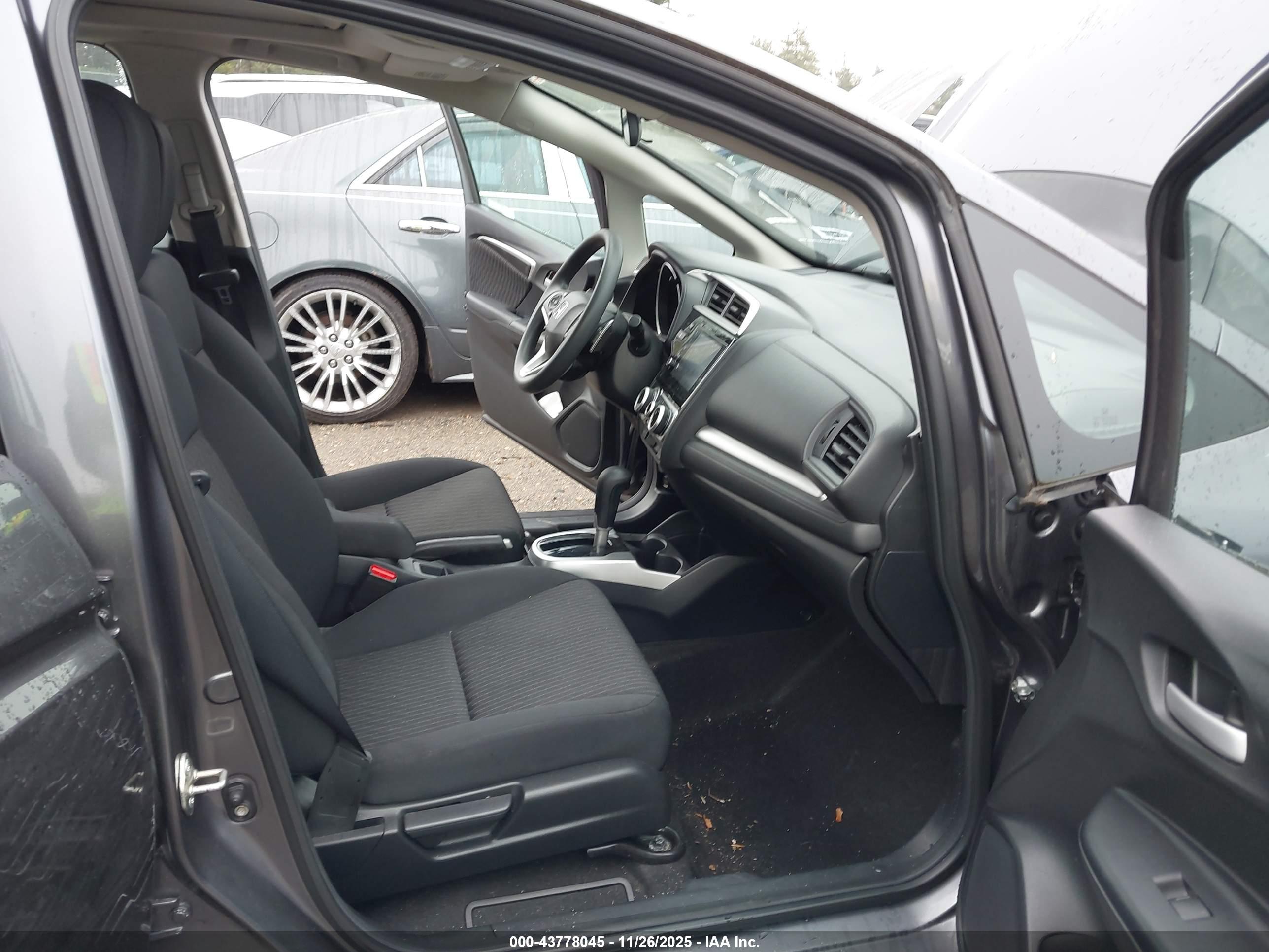 HONDA FIT image 5