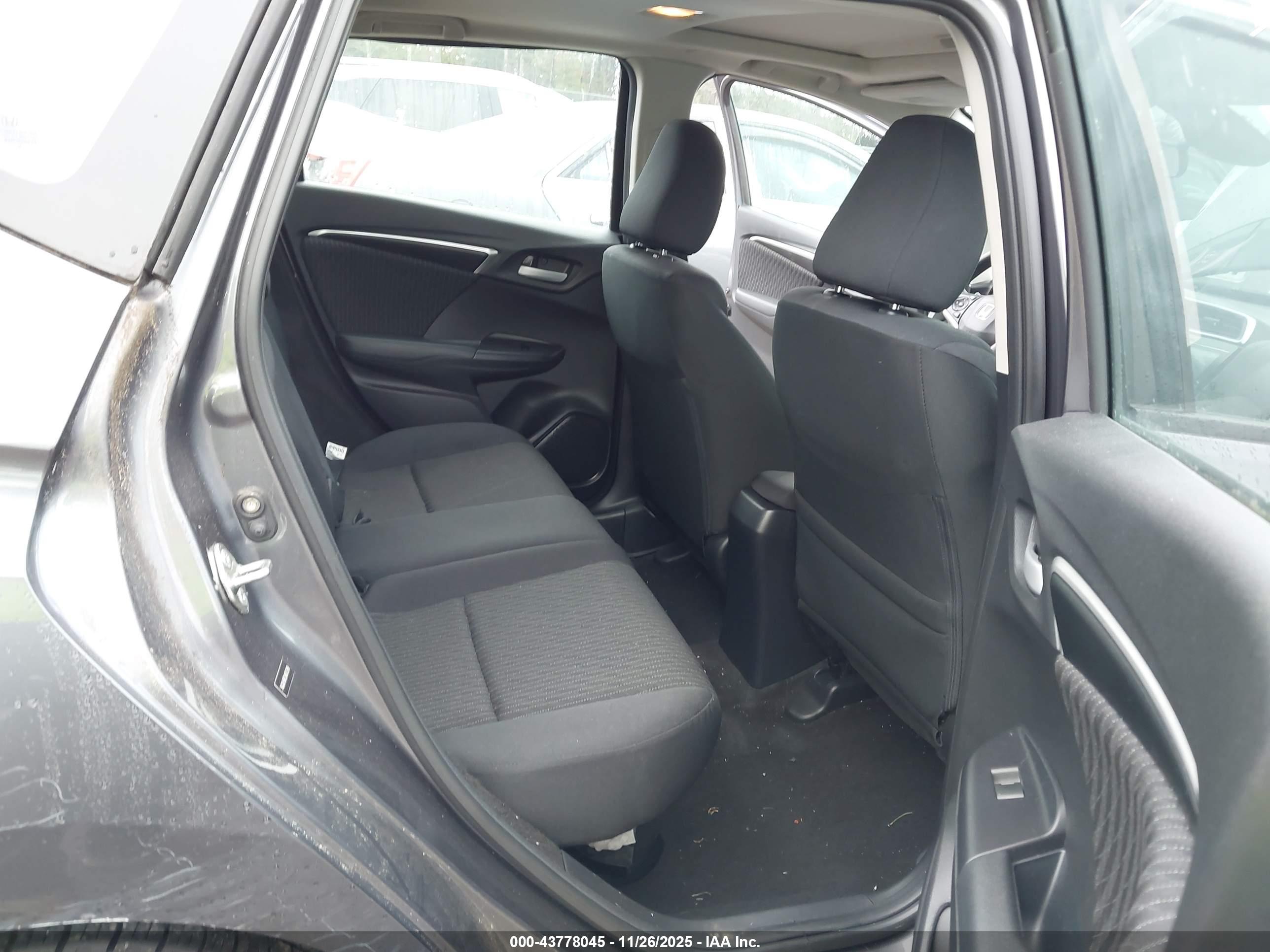 HONDA FIT image 8