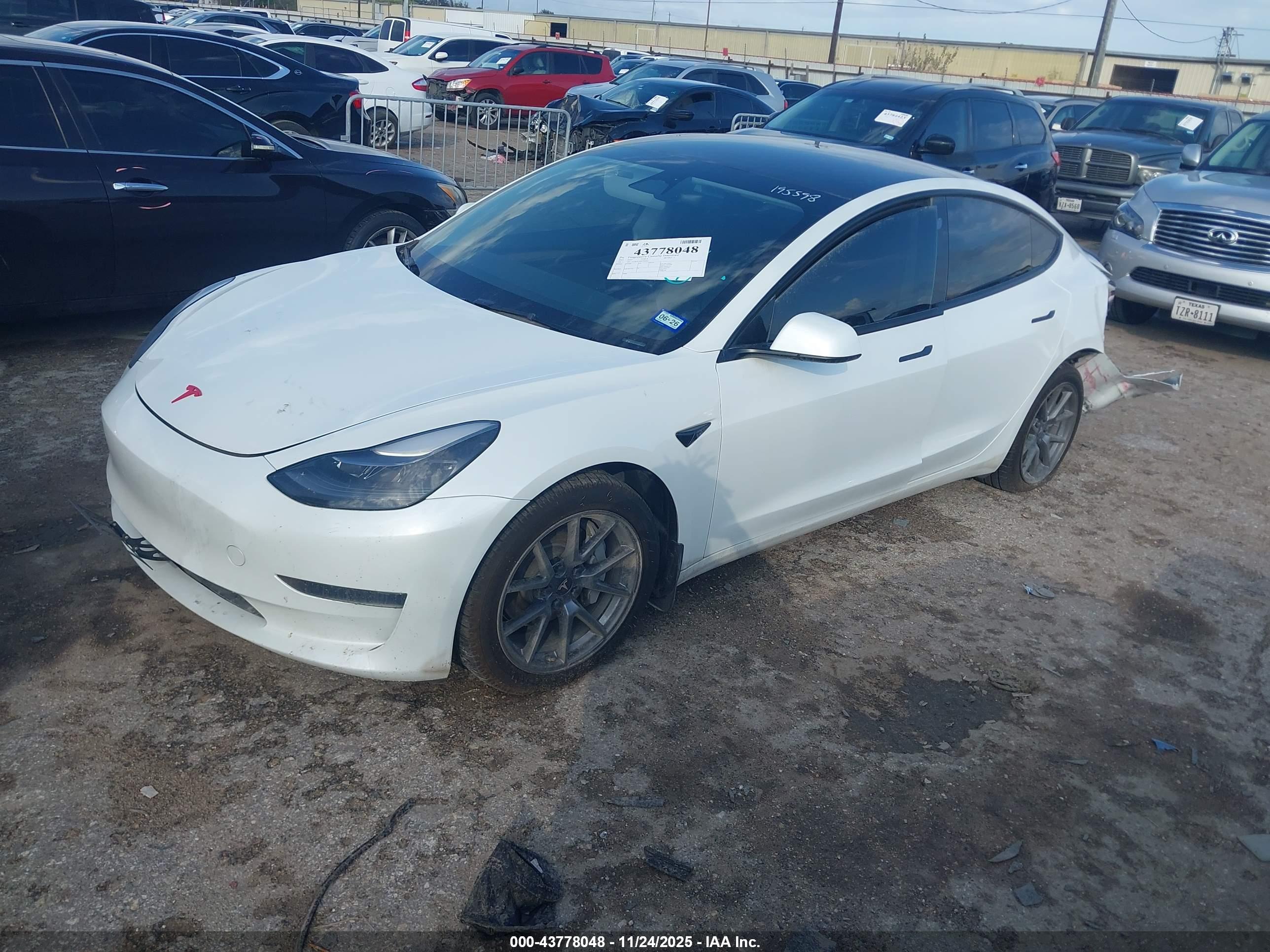 TESLA MODEL image 2