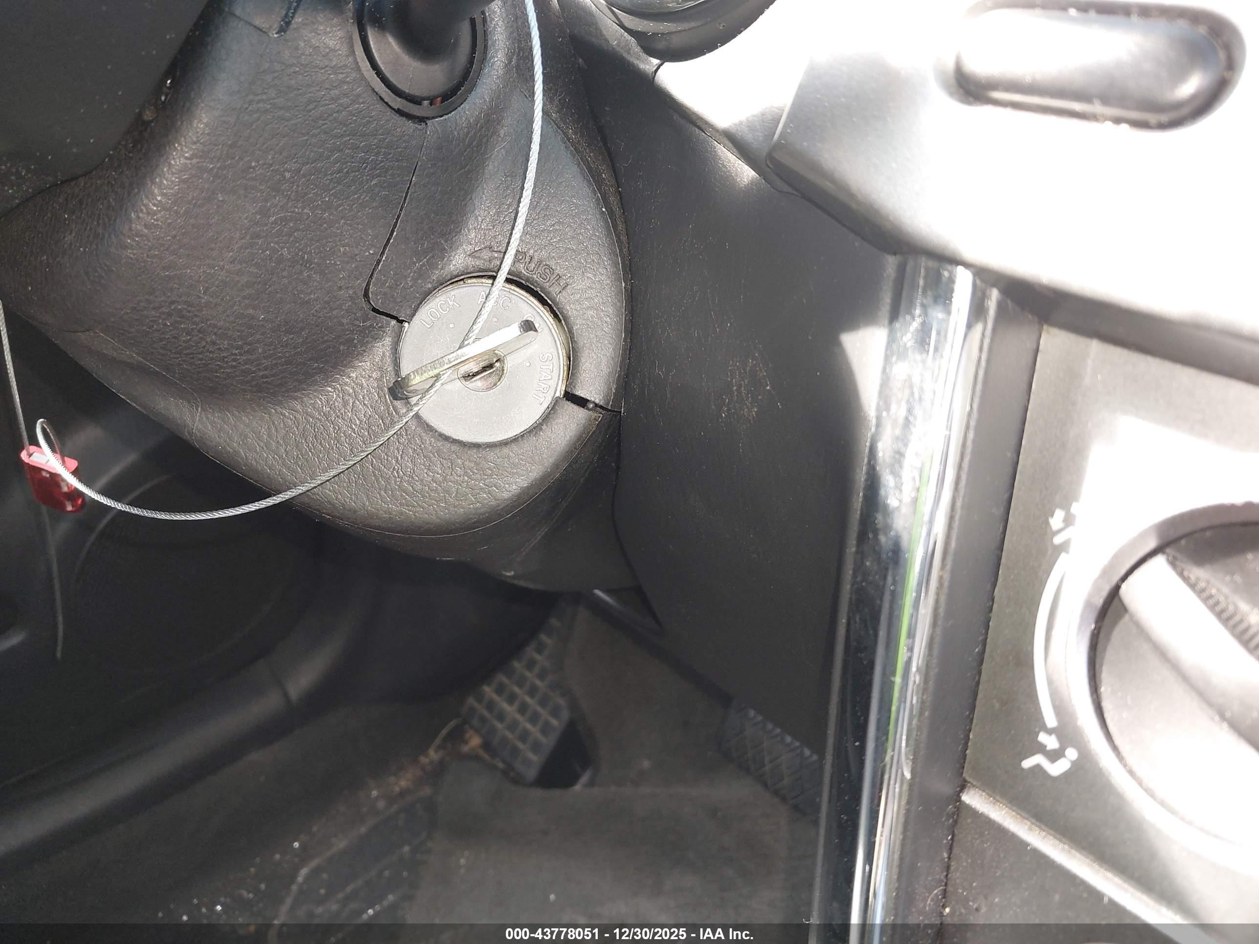 PONTIAC VIBE image 11