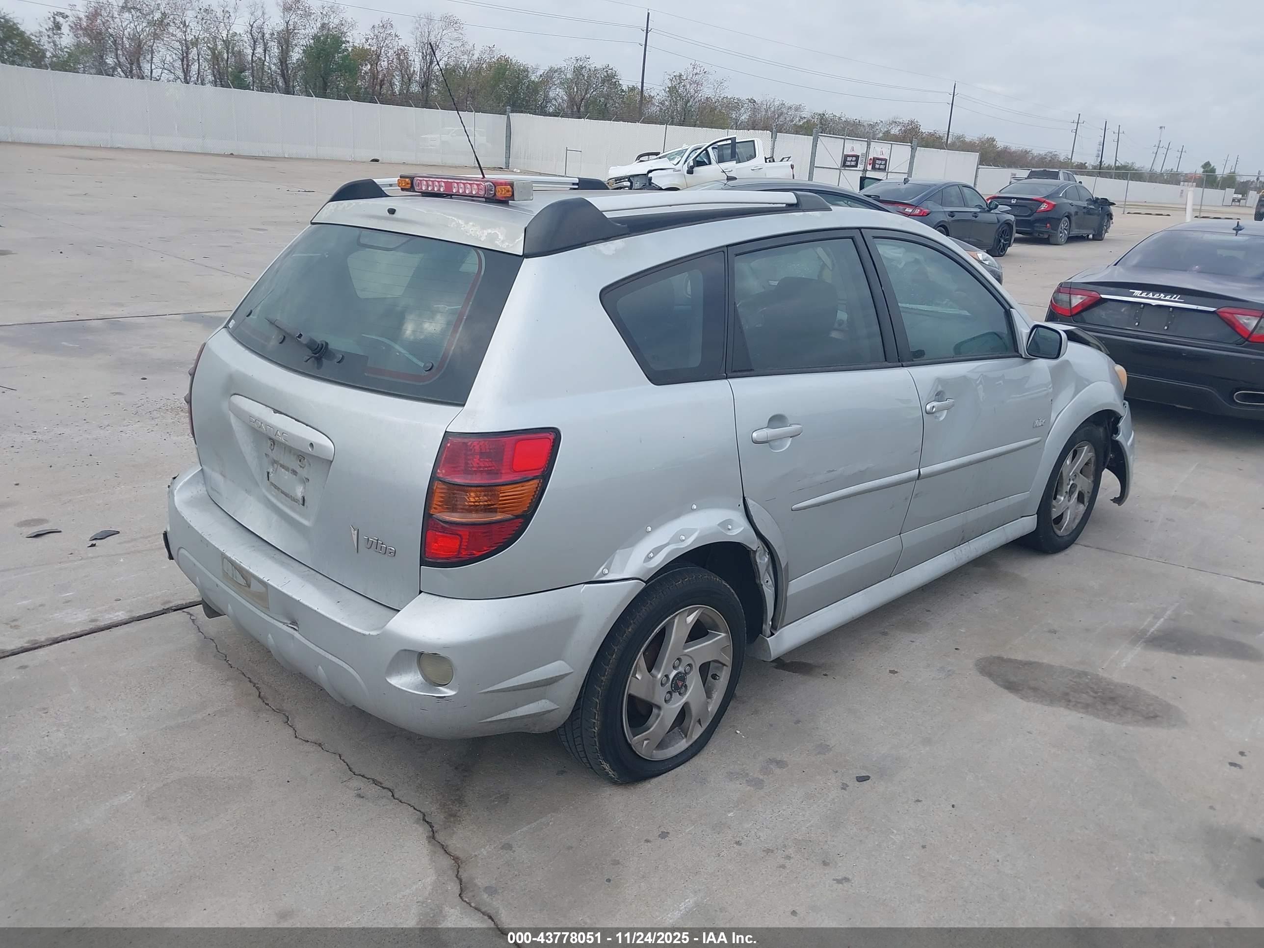 PONTIAC VIBE image 4