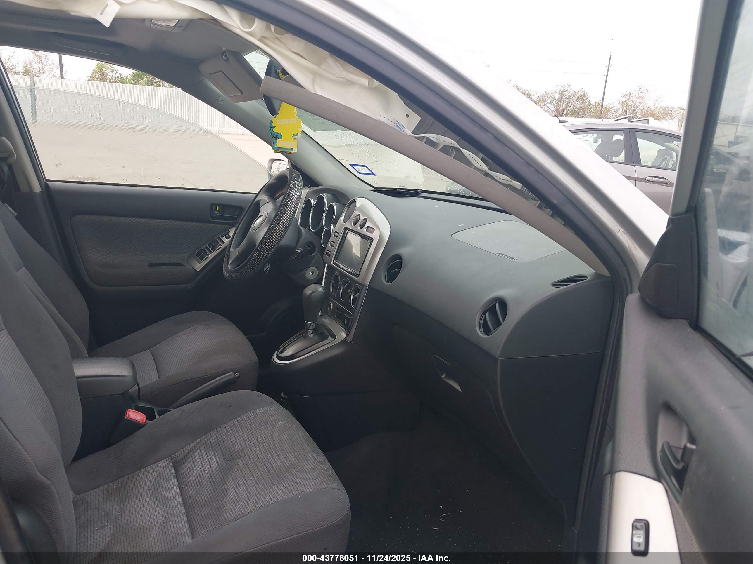 PONTIAC VIBE image 5