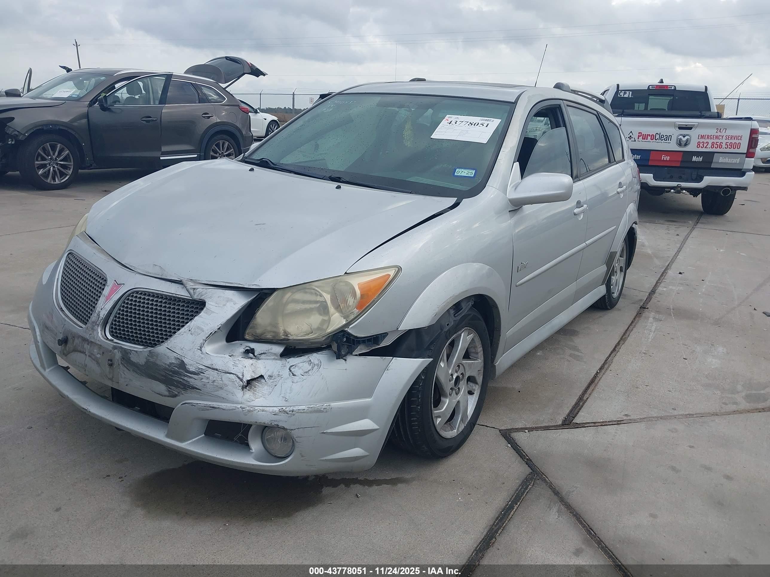 PONTIAC VIBE image 6