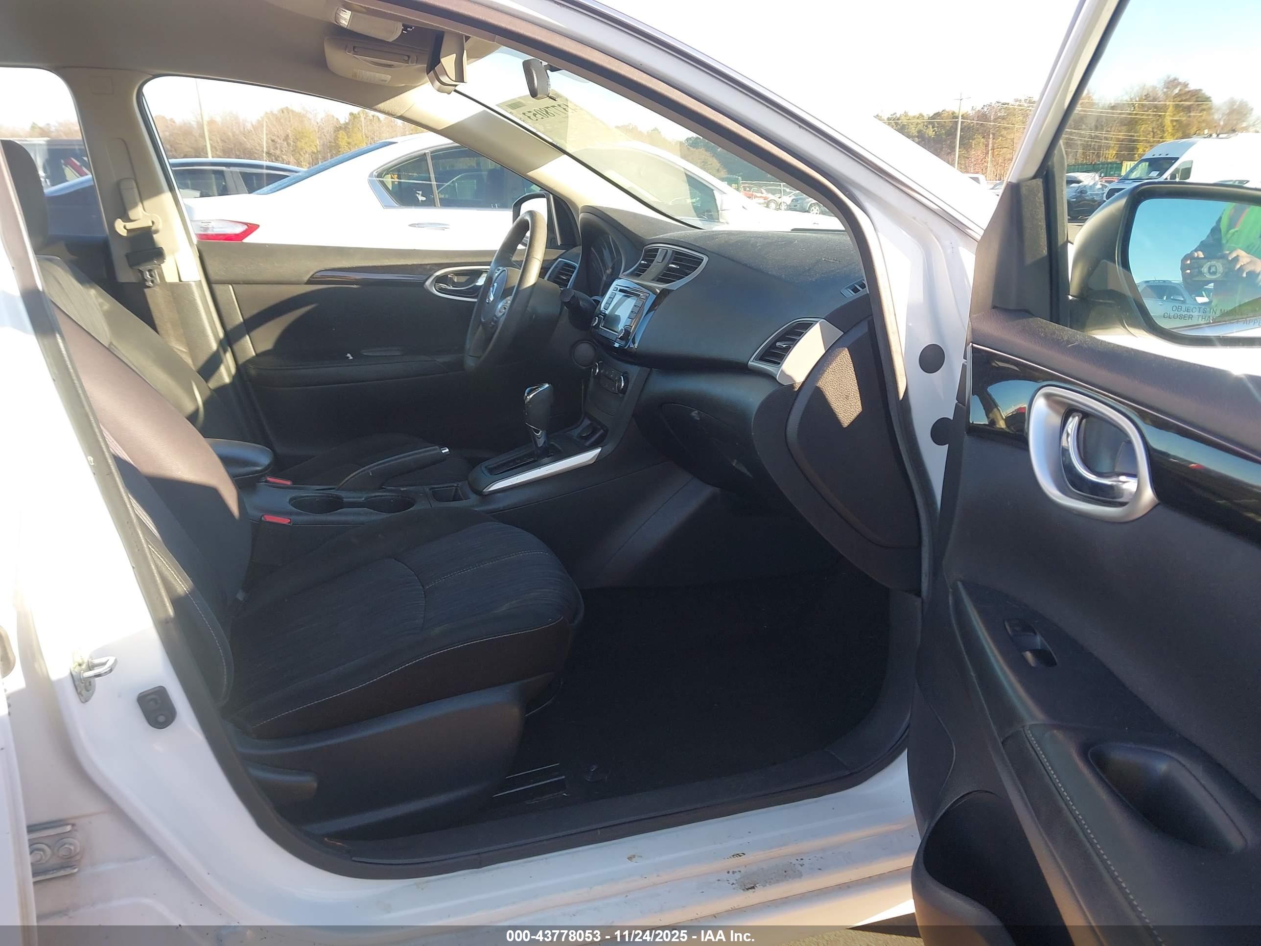 NISSAN SENTRA image 5