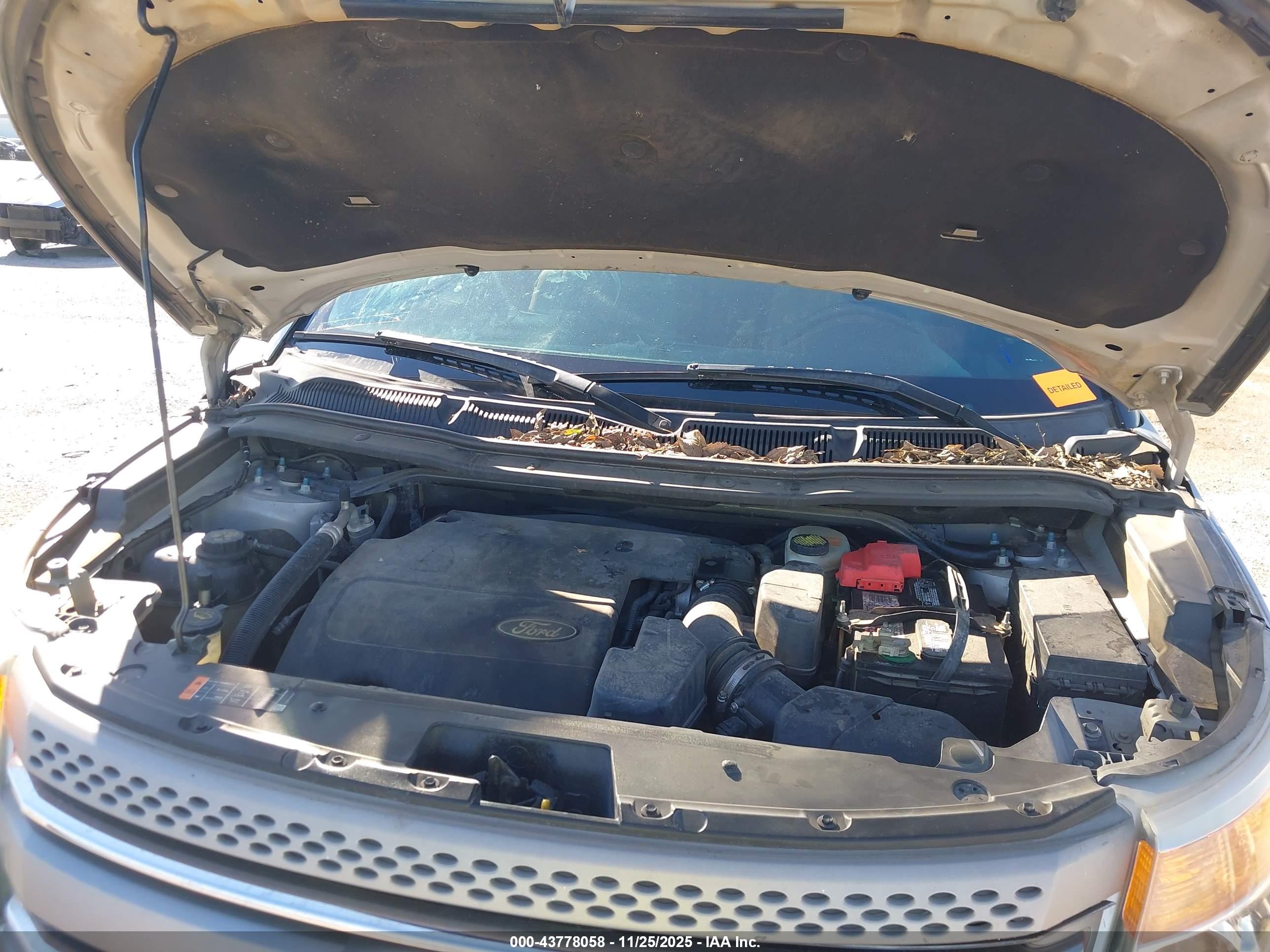 FORD EXPLORER image 10