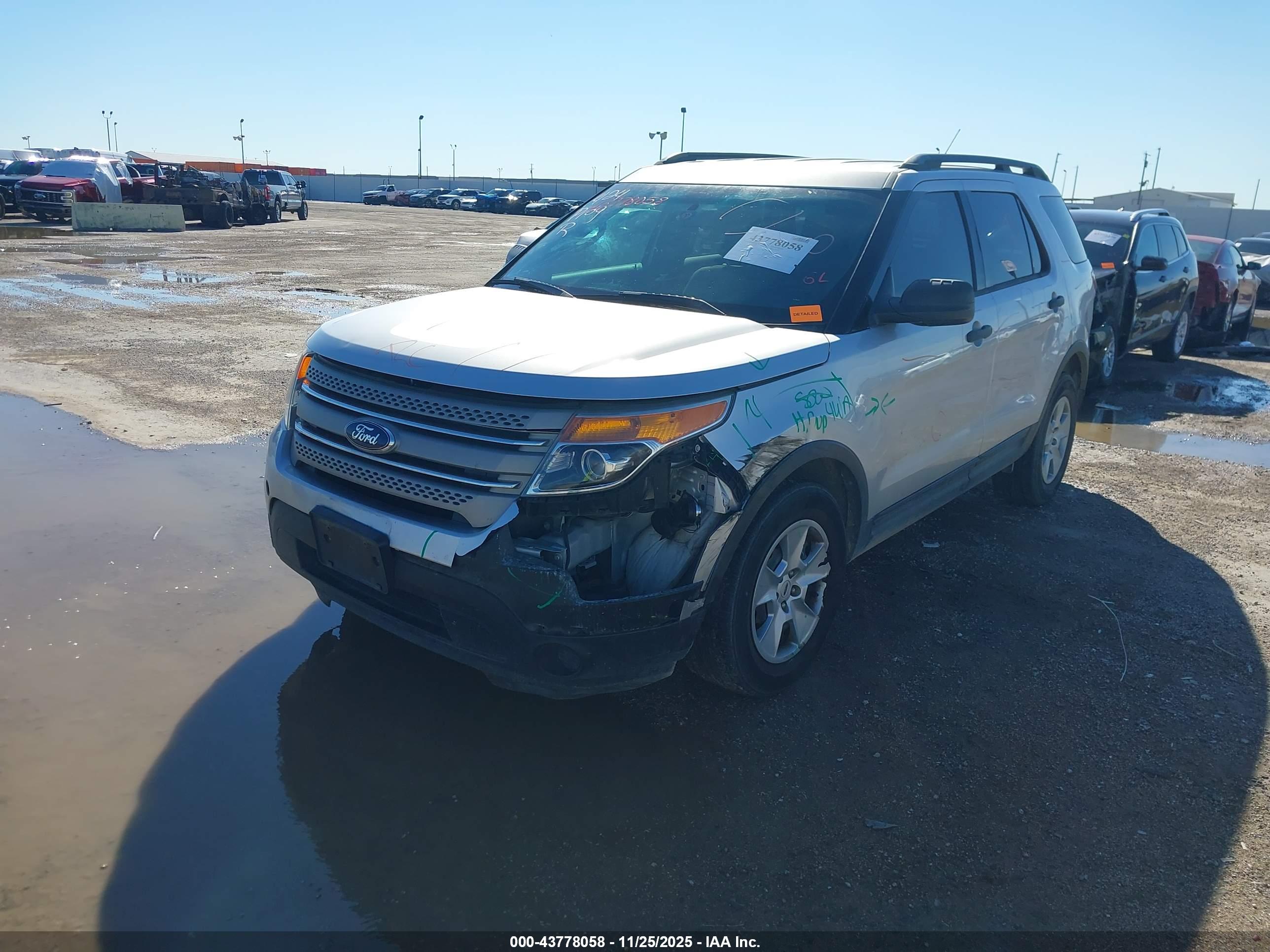 FORD EXPLORER image 2