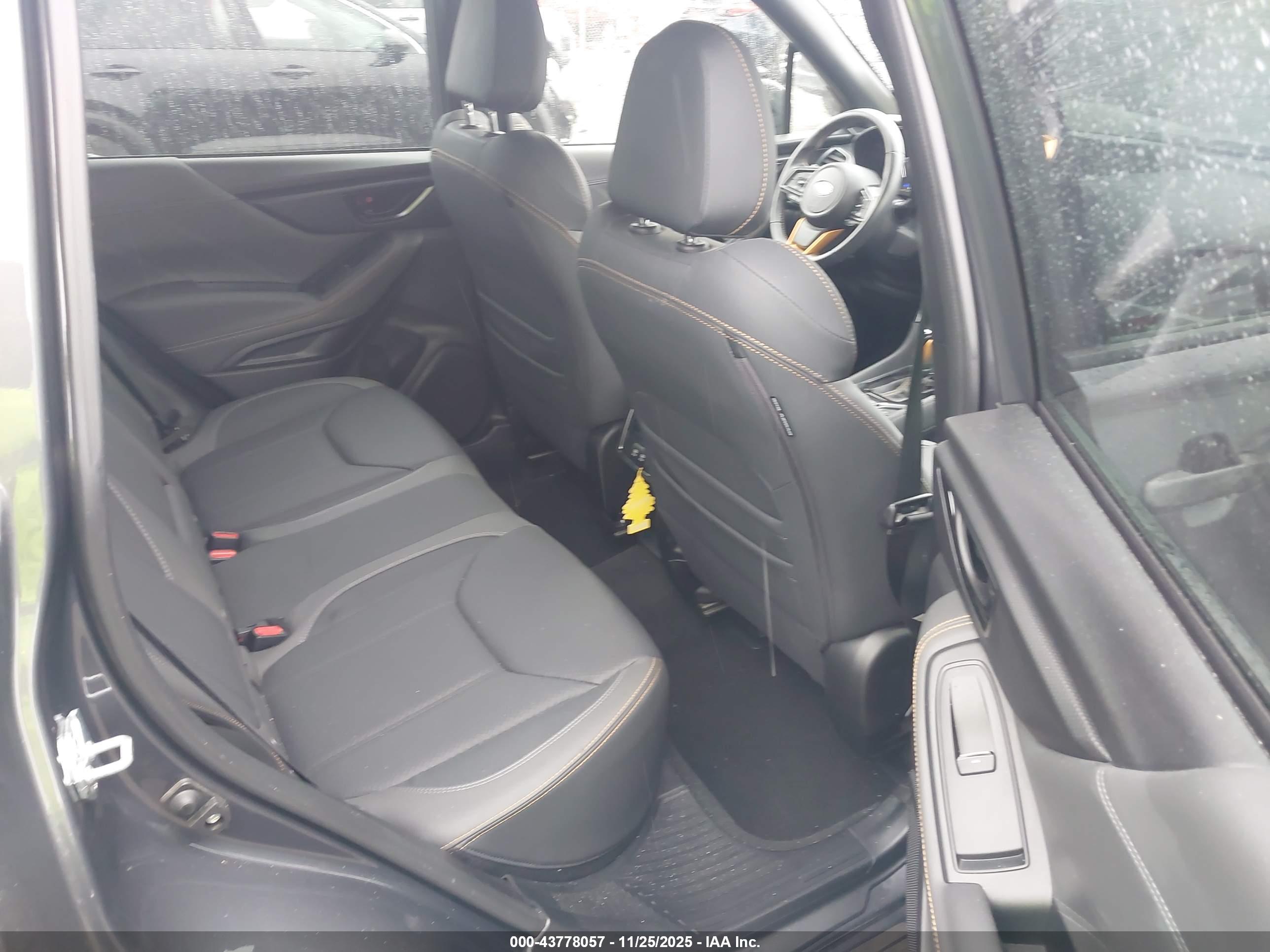 SUBARU FORESTER image 8