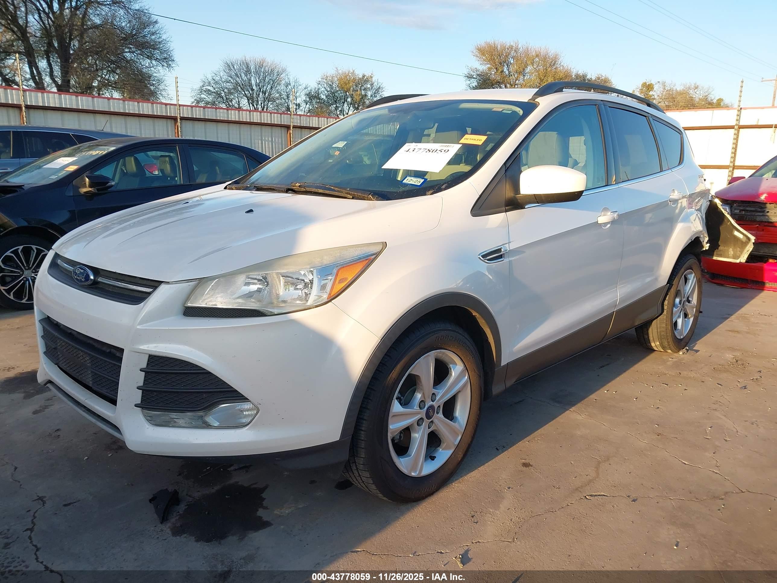 FORD ESCAPE image 2