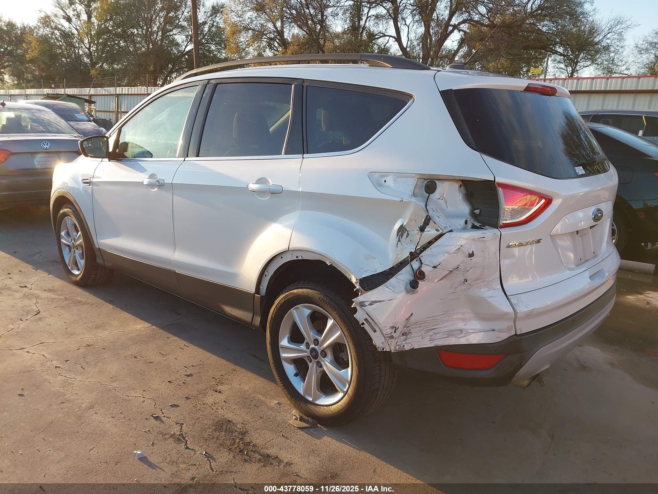 FORD ESCAPE image 3