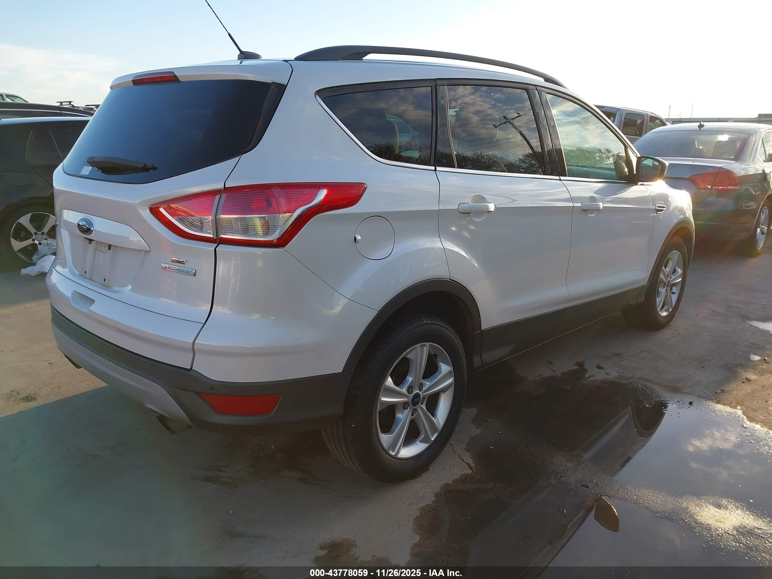 FORD ESCAPE image 4