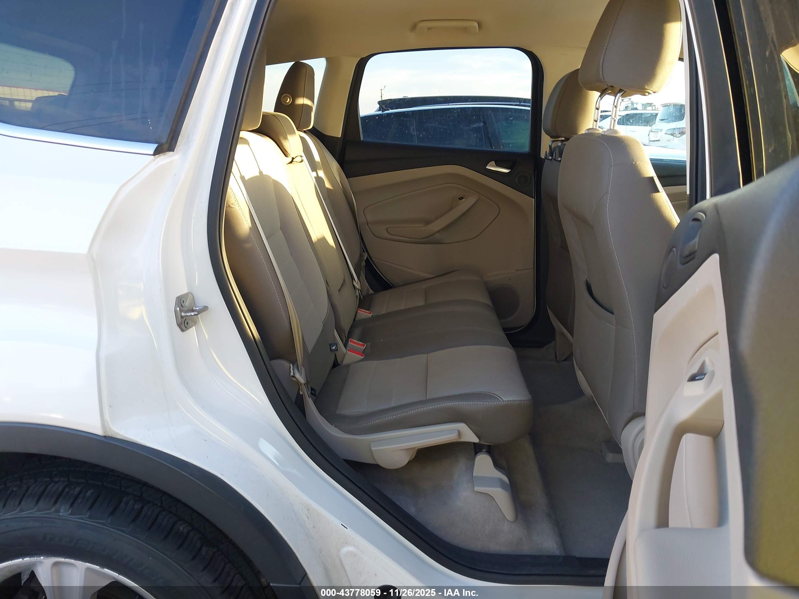 FORD ESCAPE image 8