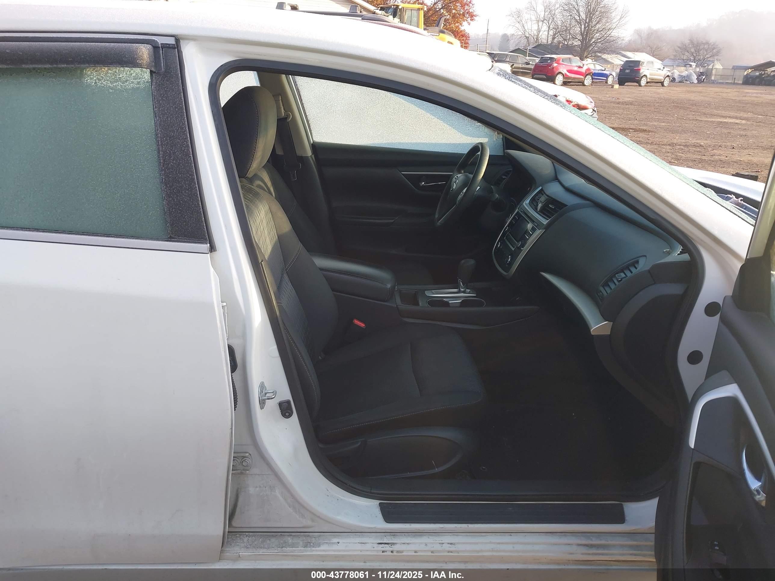 NISSAN ALTIMA image 5