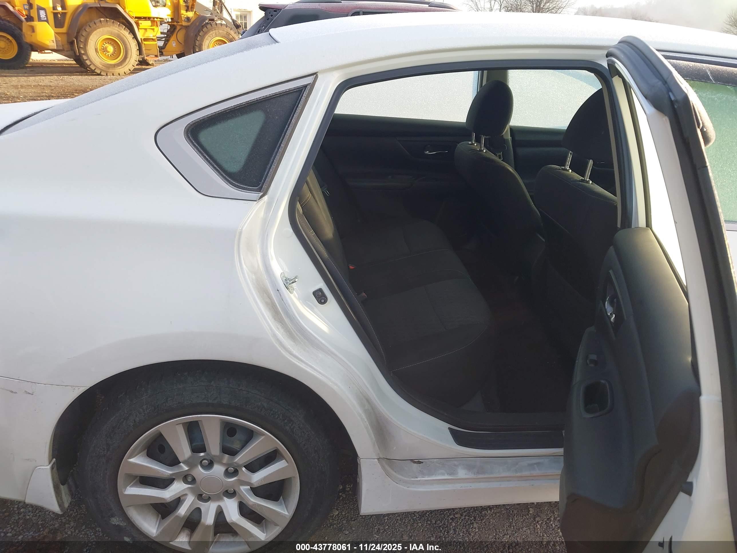 NISSAN ALTIMA image 8
