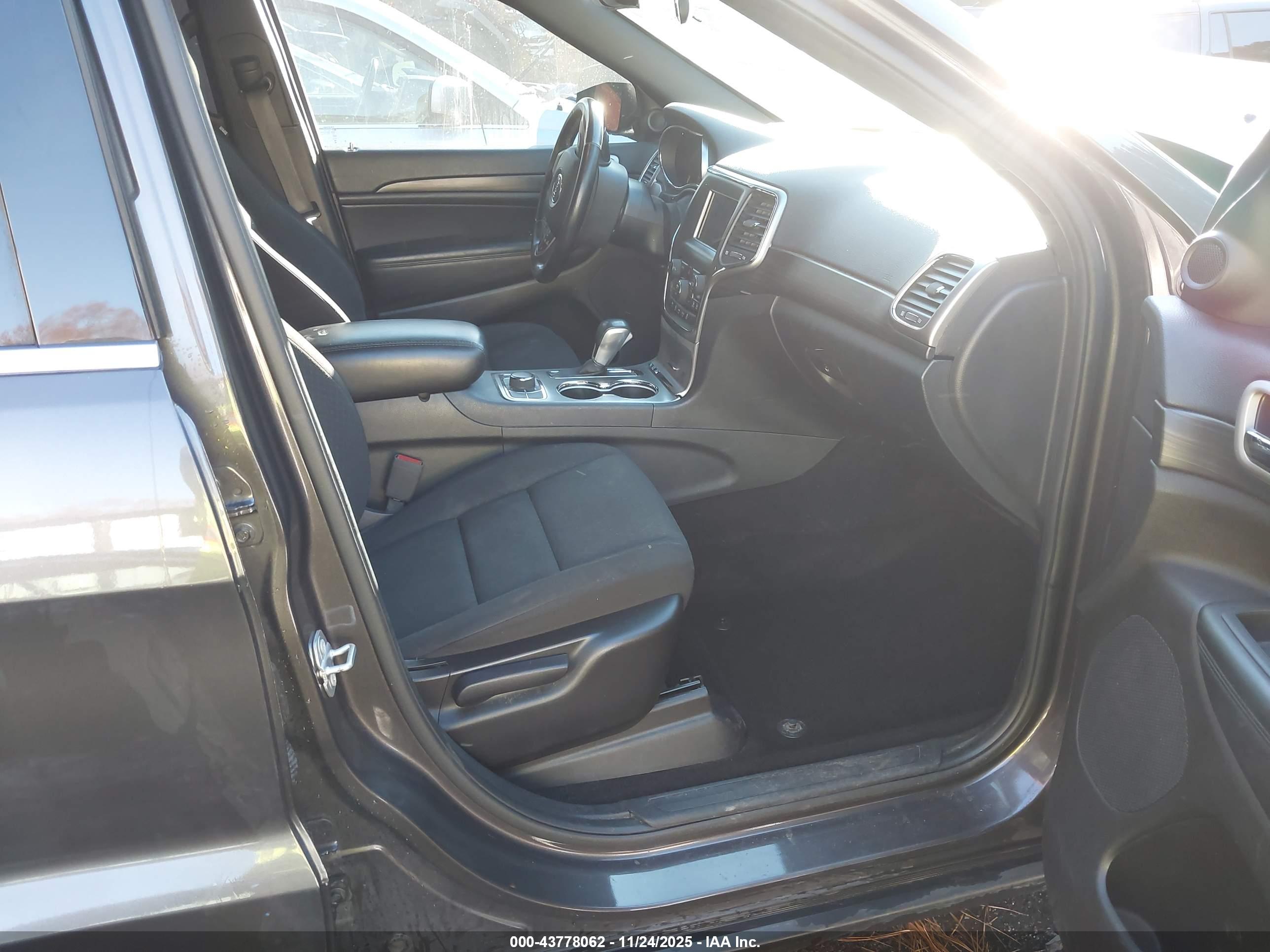 JEEP GRAND image 5