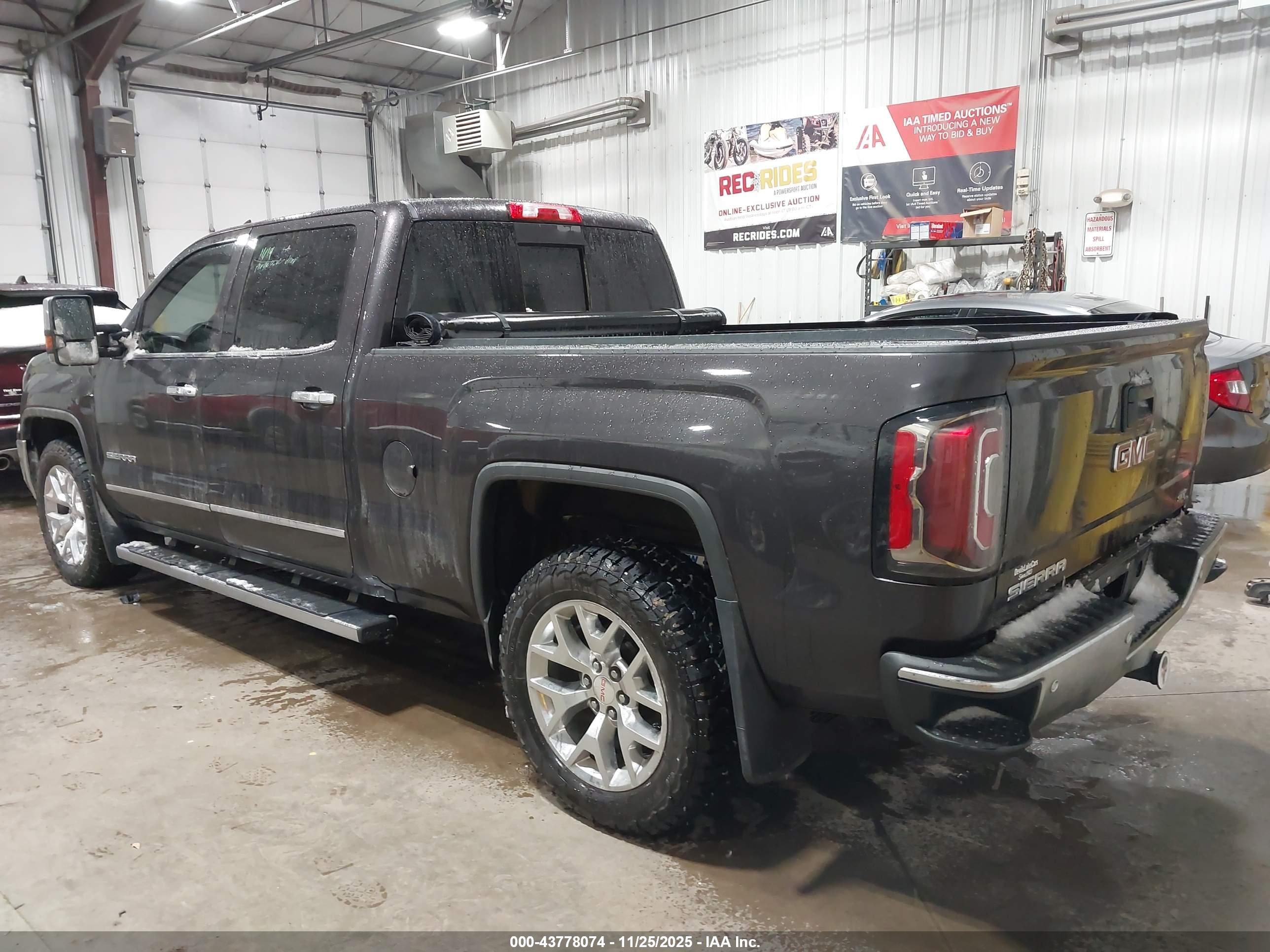 GMC SIERRA image 3