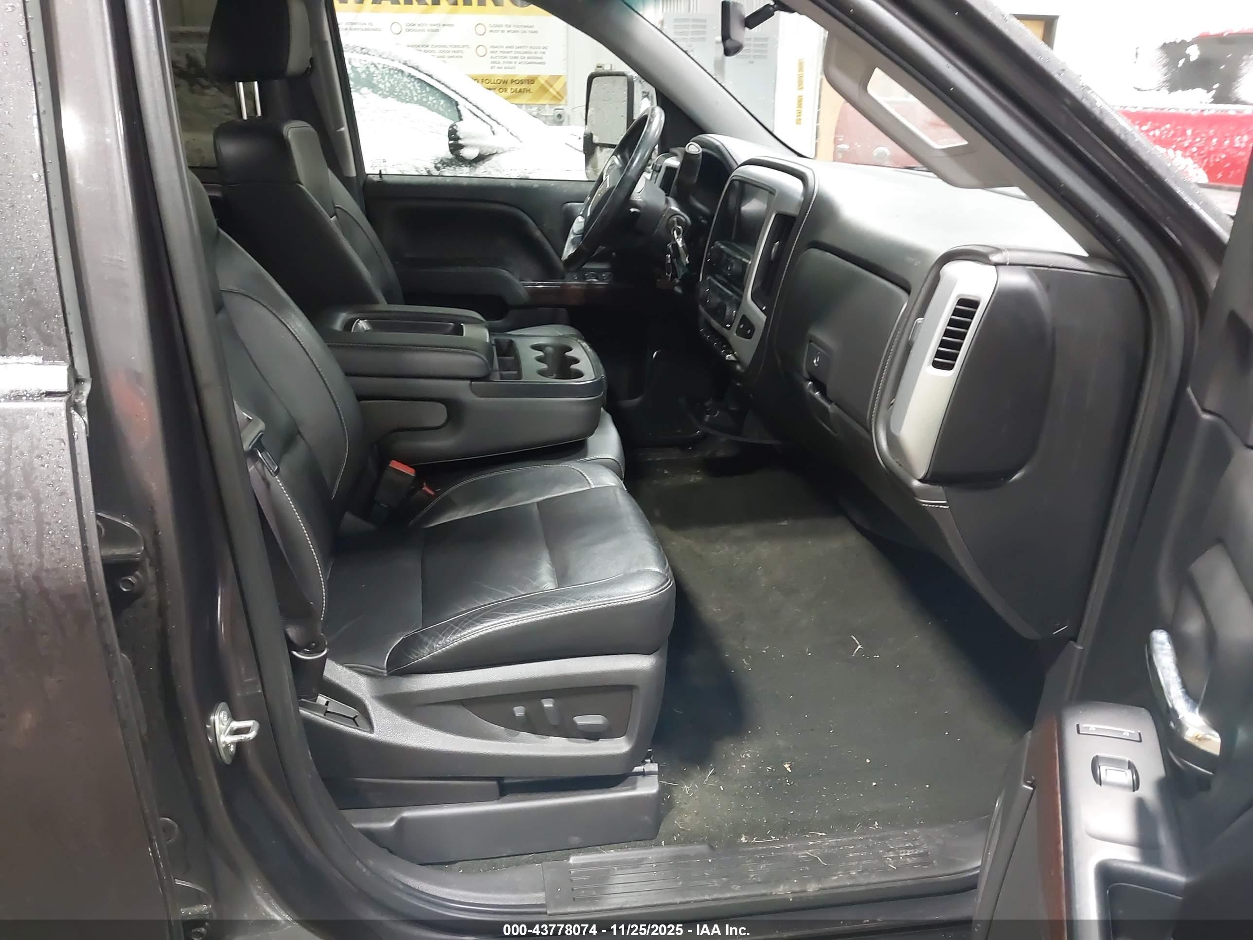 GMC SIERRA image 5