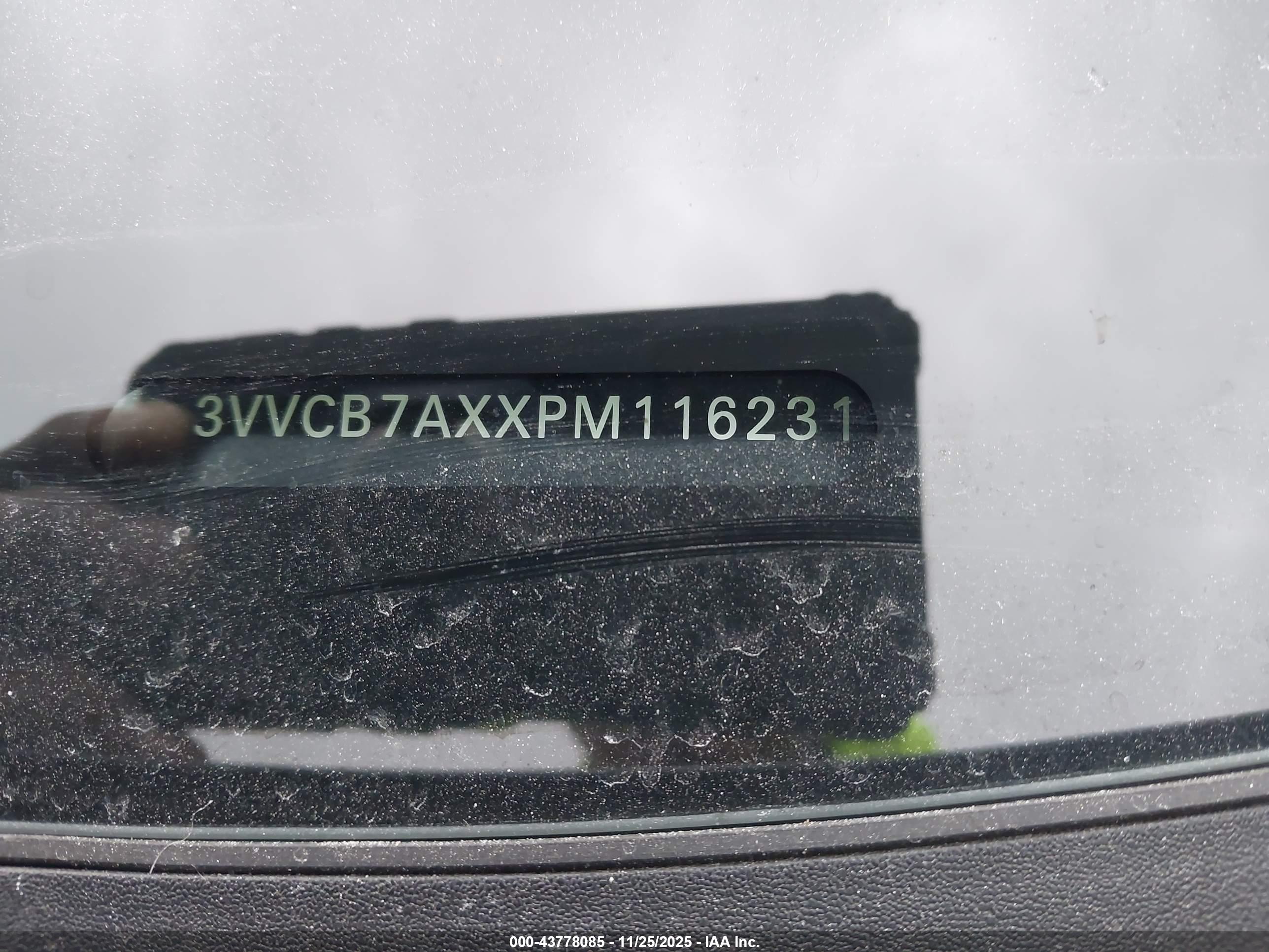 VOLKSWAGEN TIGUAN image 9