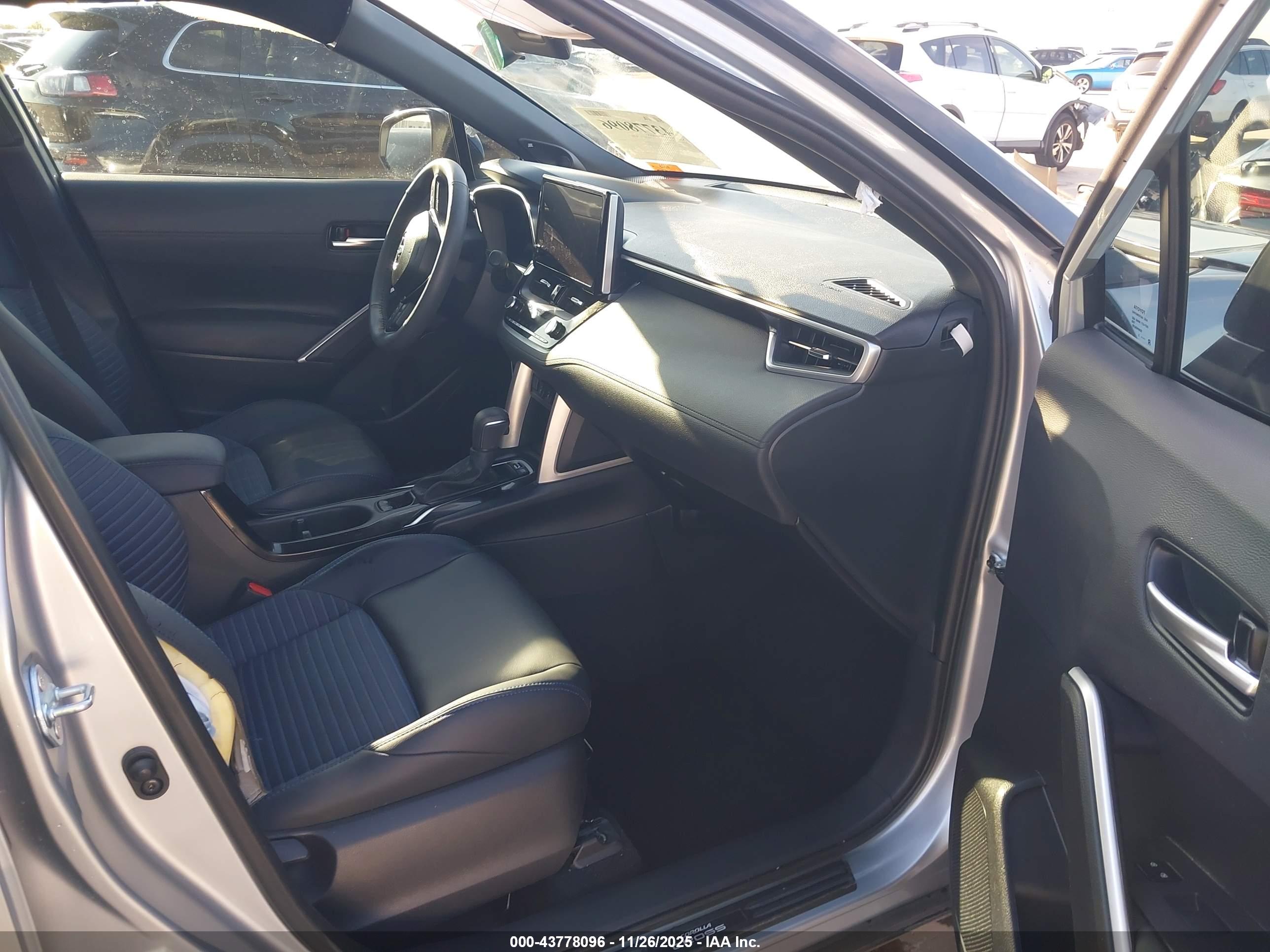 TOYOTA COROLLA image 5