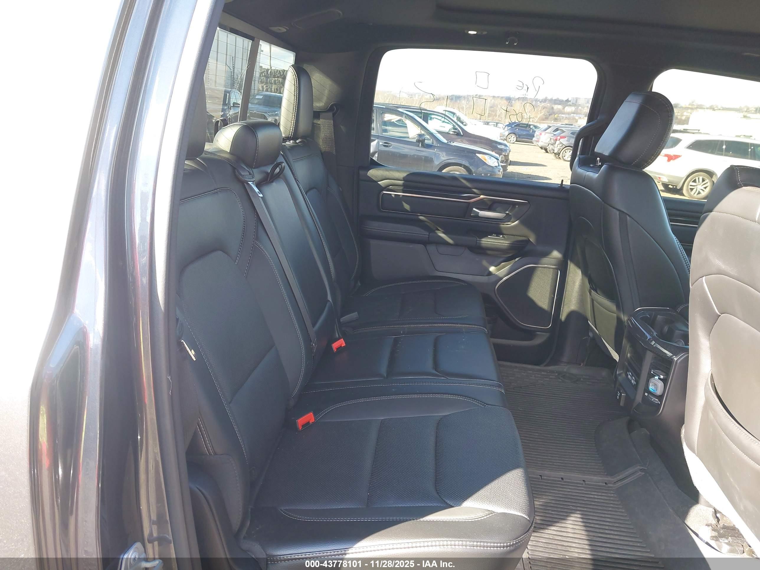 RAM 1500 image 8