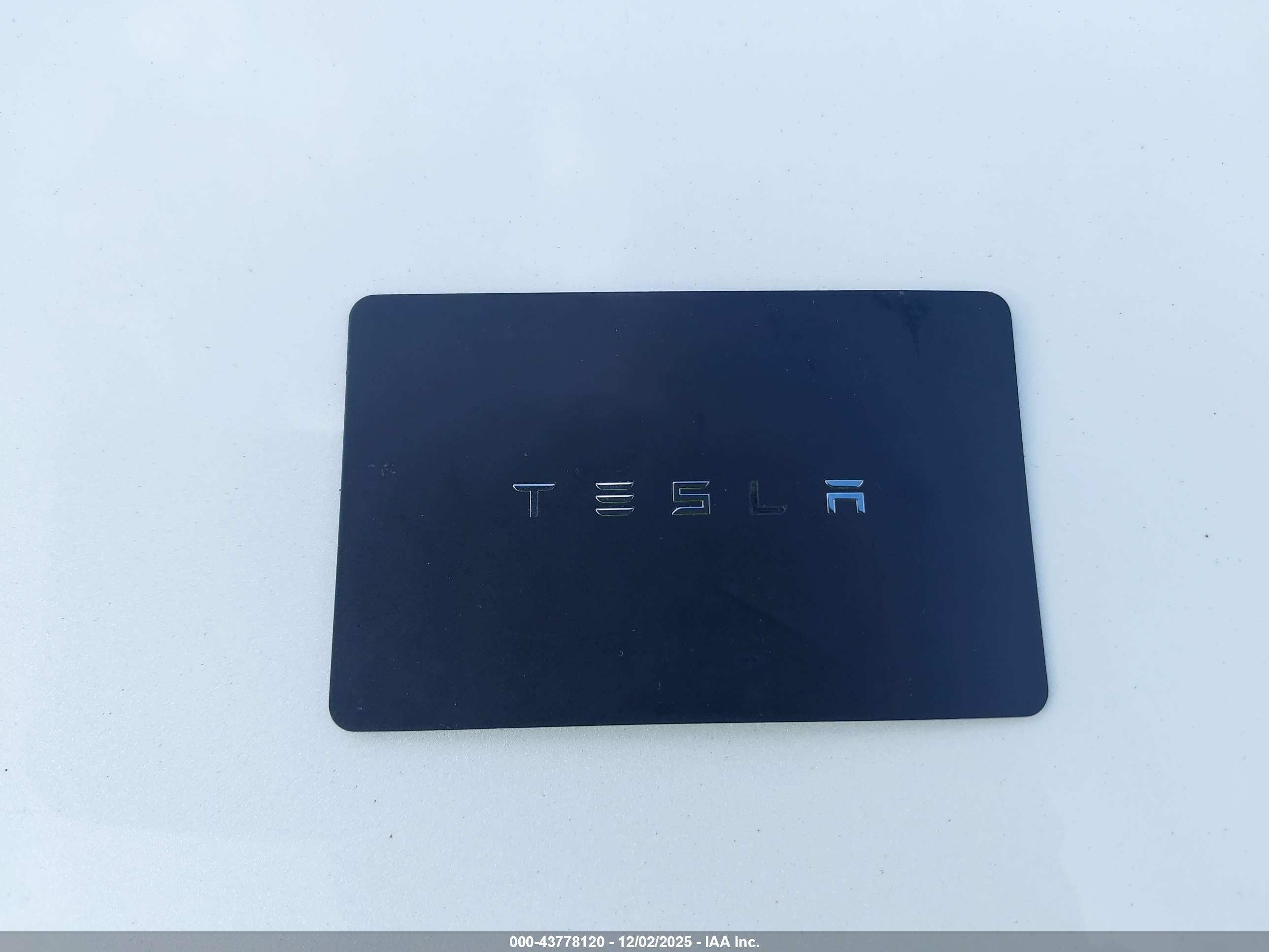 TESLA MODEL image 11