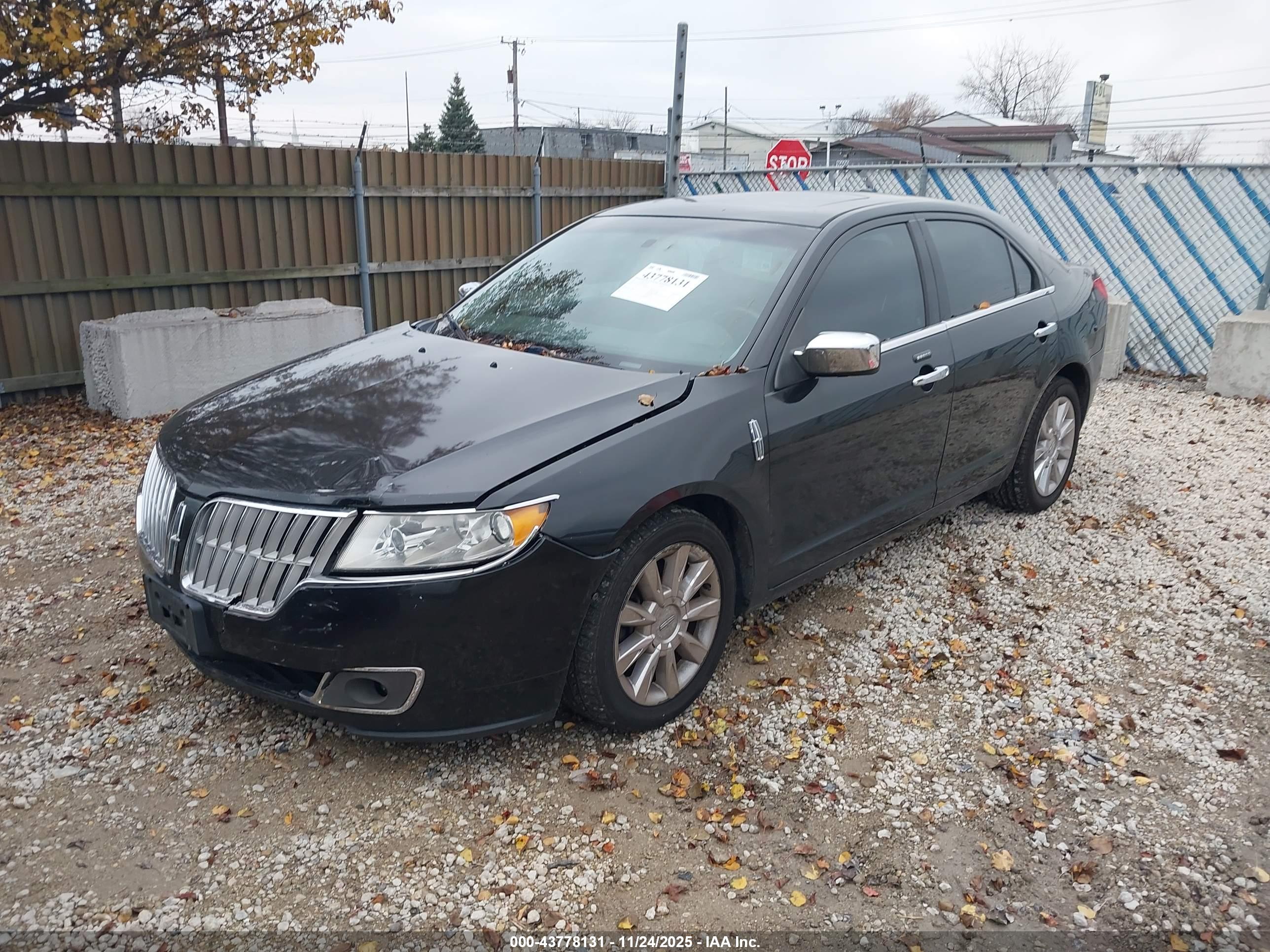 LINCOLN MKZ image 2