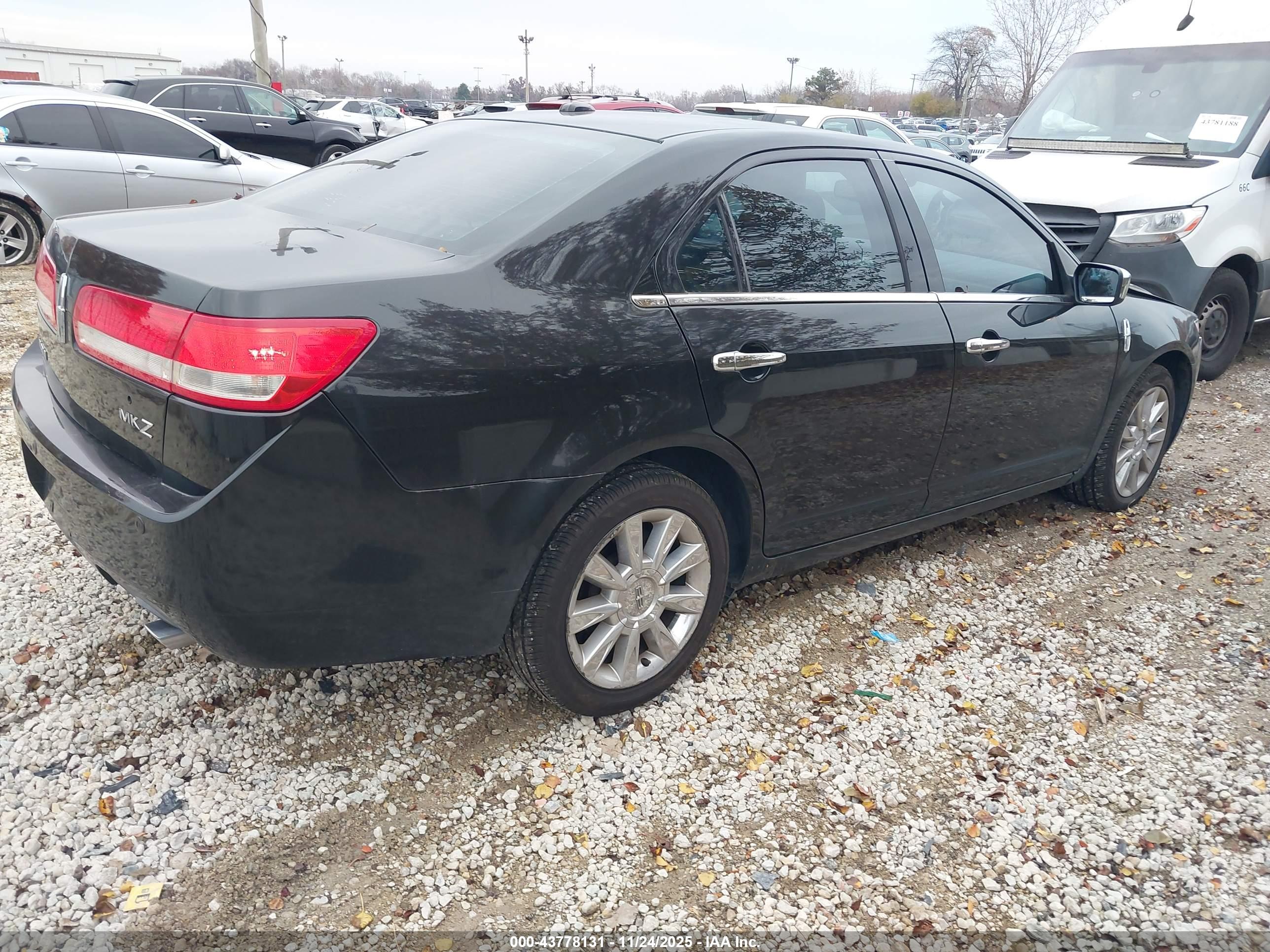 LINCOLN MKZ image 4