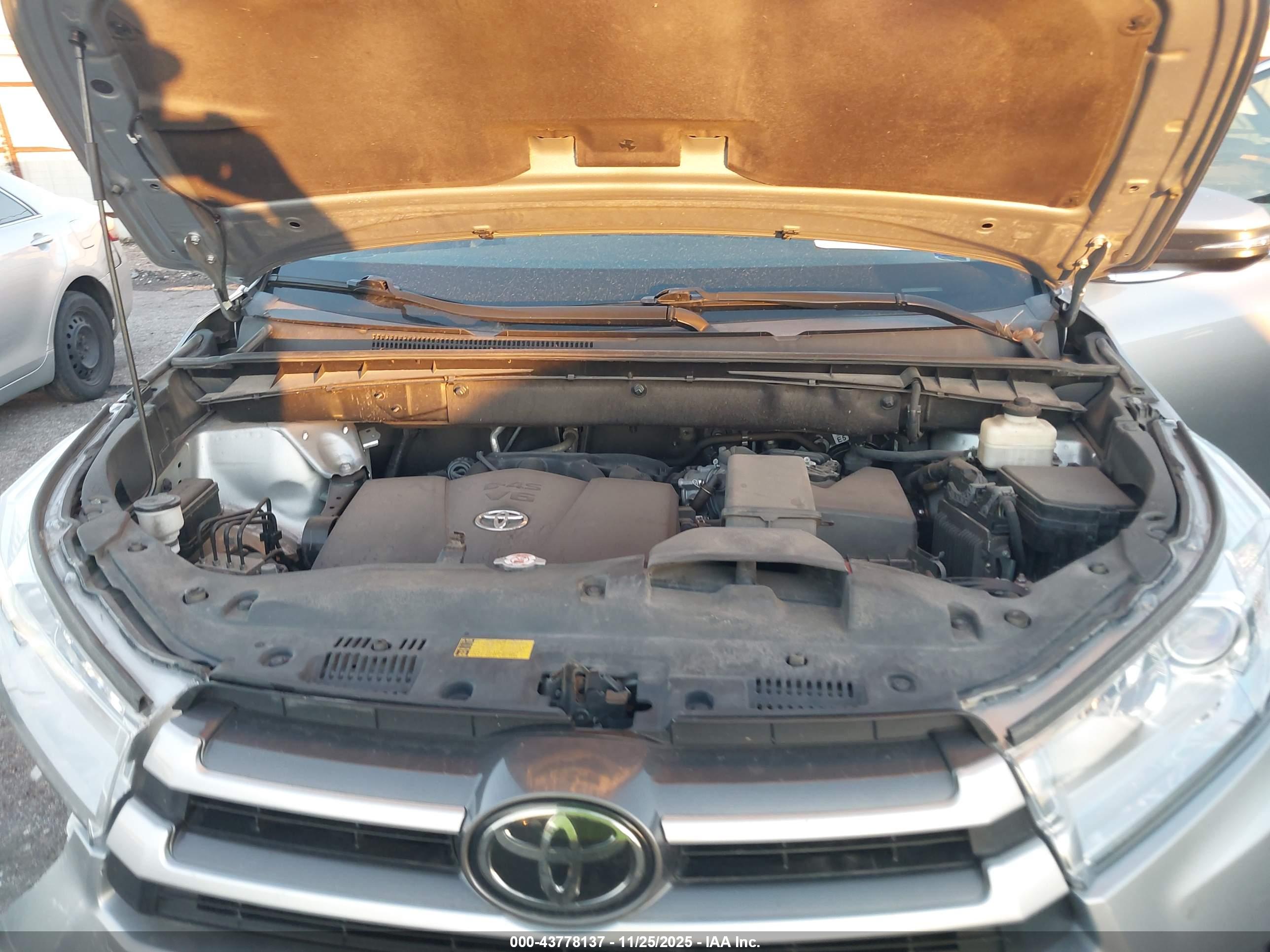 TOYOTA HIGHLANDER image 10