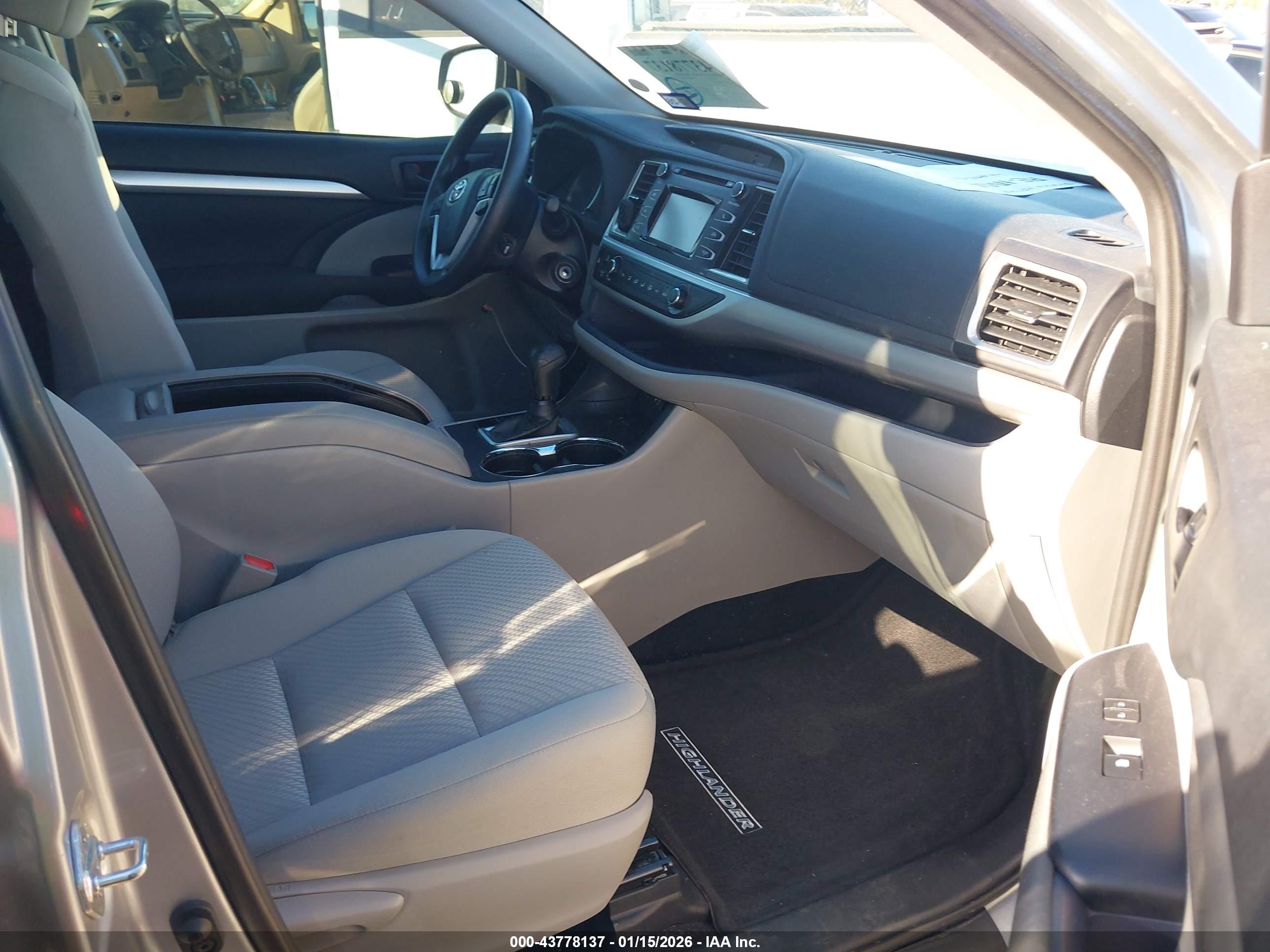 TOYOTA HIGHLANDER image 5