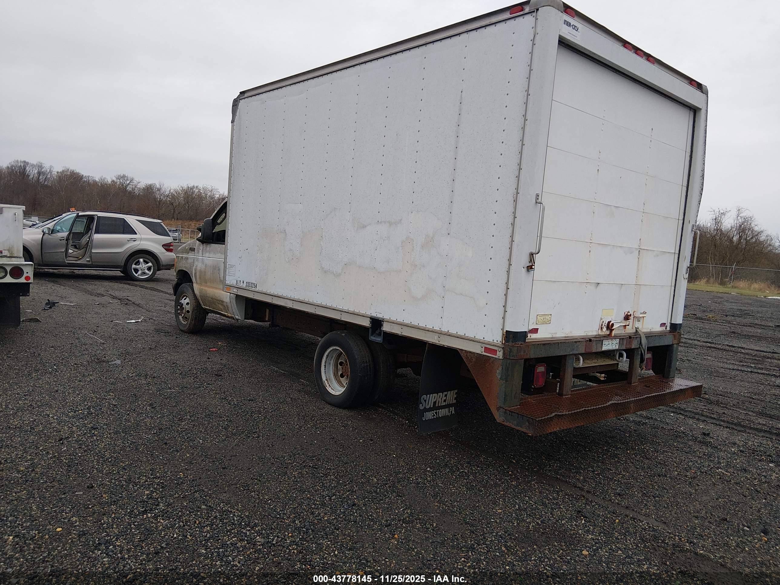 FORD E-350 image 3