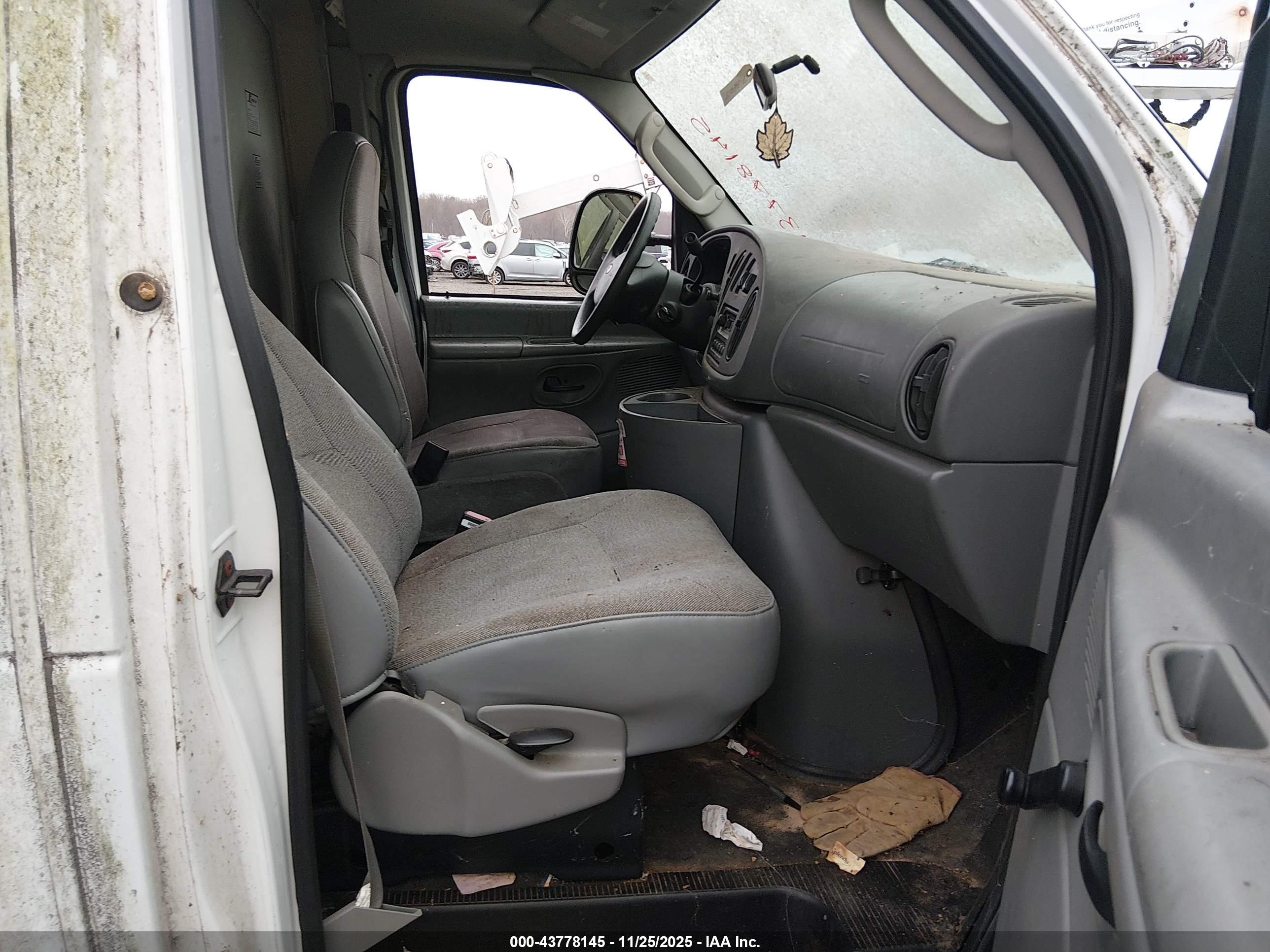 FORD E-350 image 5