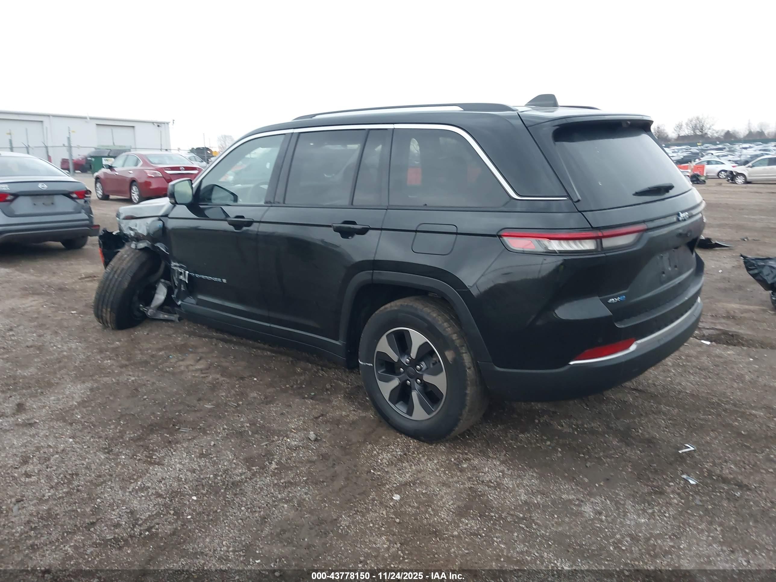 JEEP GRAND image 3