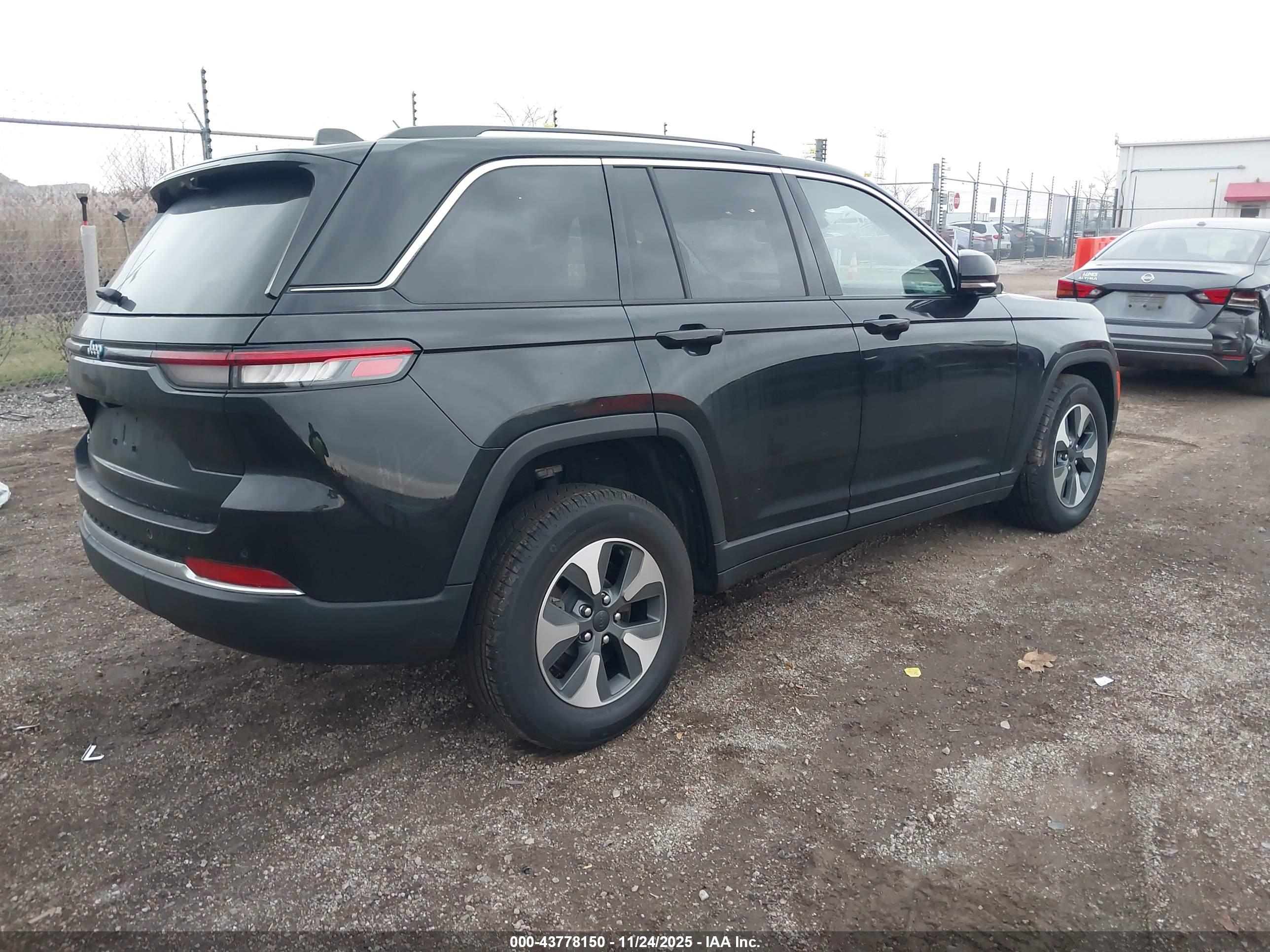 JEEP GRAND image 4