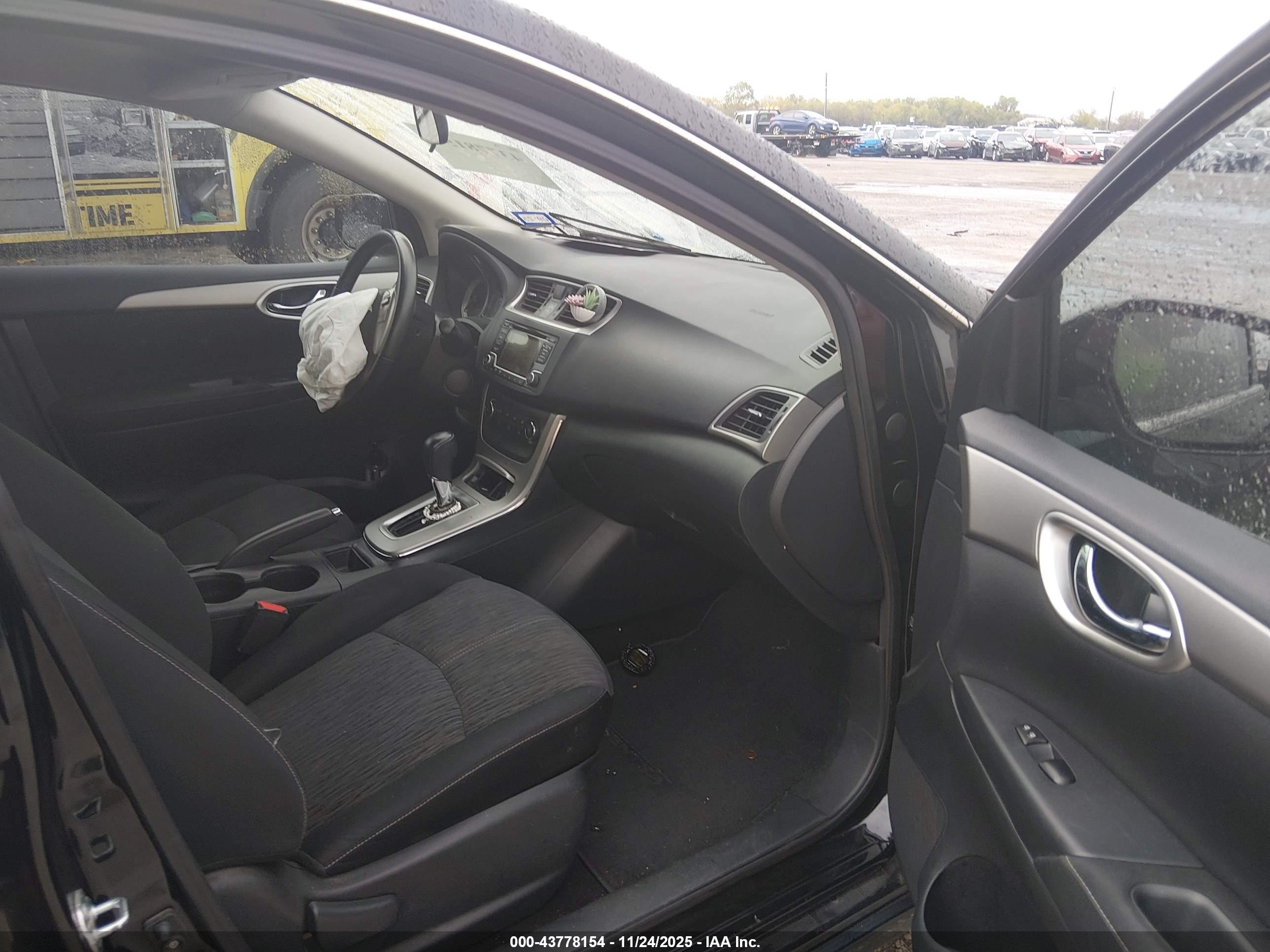NISSAN SENTRA image 5