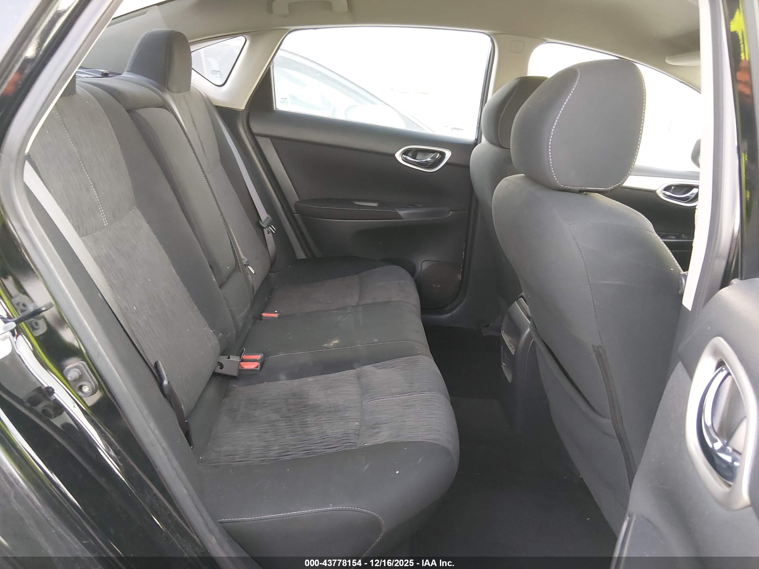 NISSAN SENTRA image 8