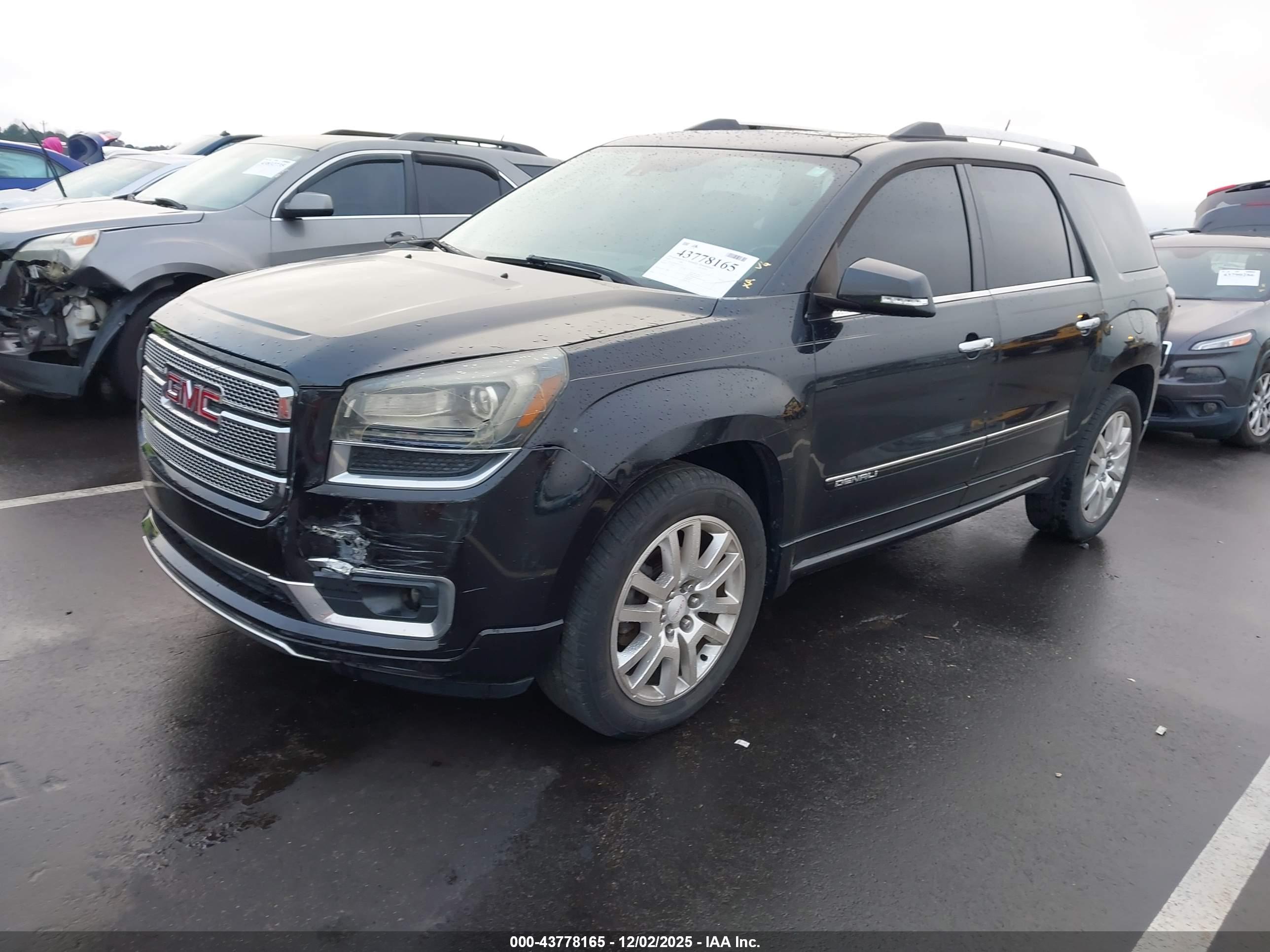 GMC ACADIA image 2