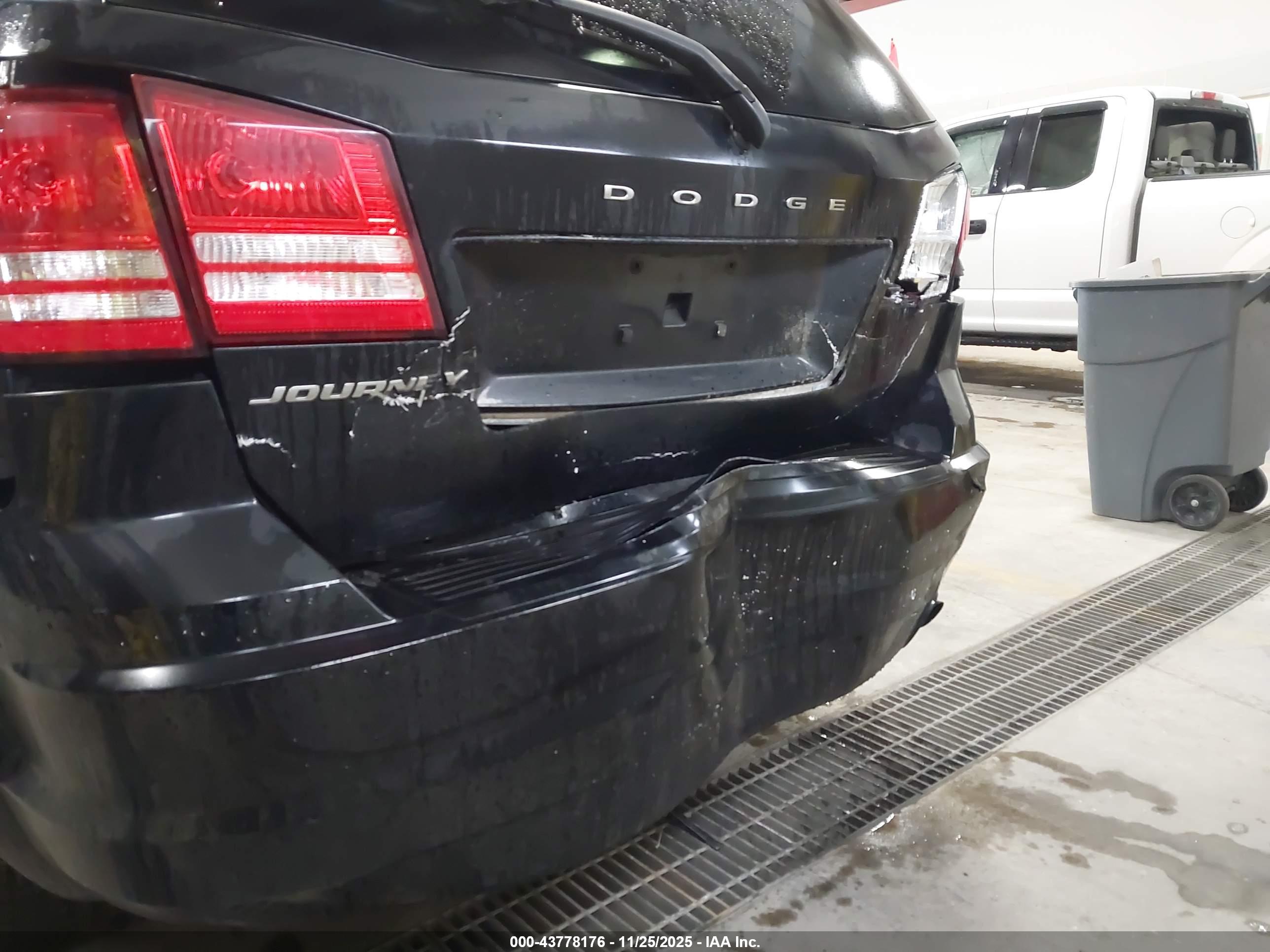 DODGE JOURNEY image 6