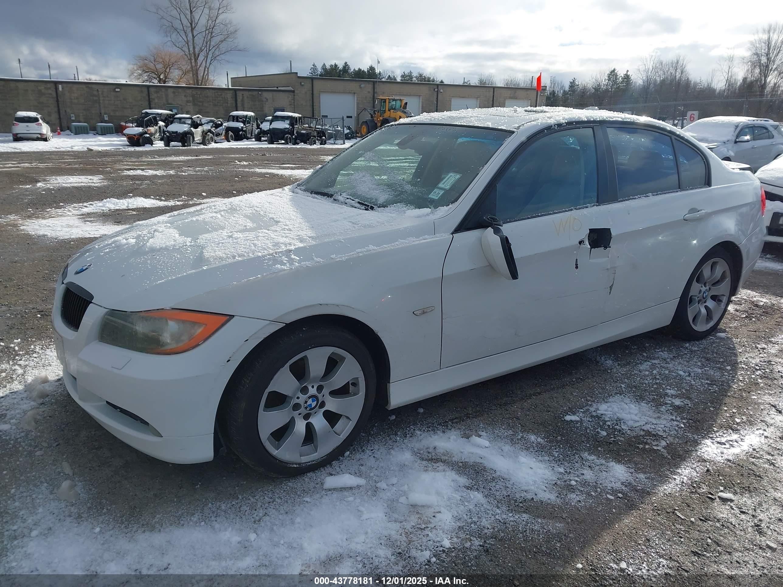 BMW 328XI image 2