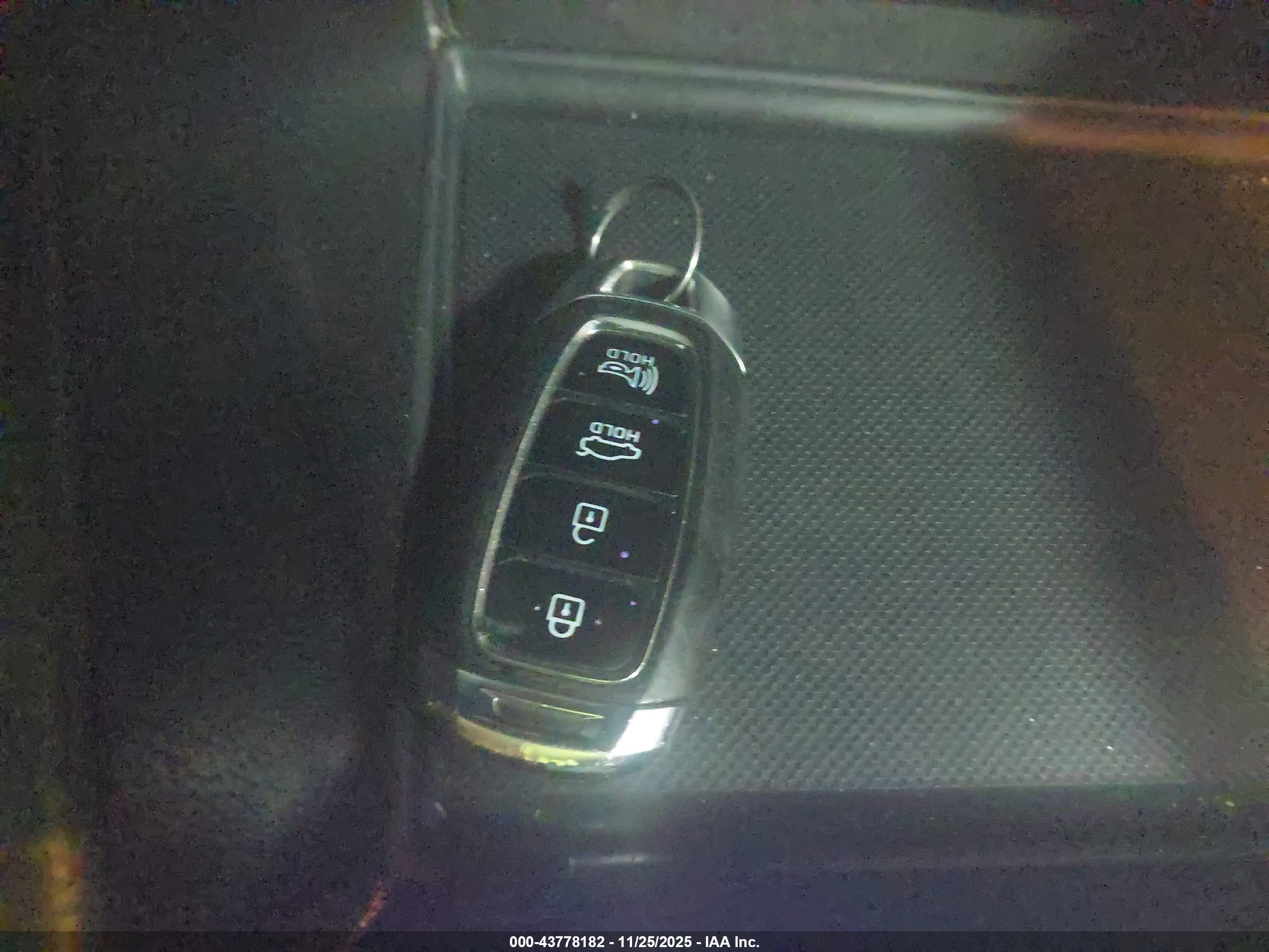 HYUNDAI ACCENT image 11