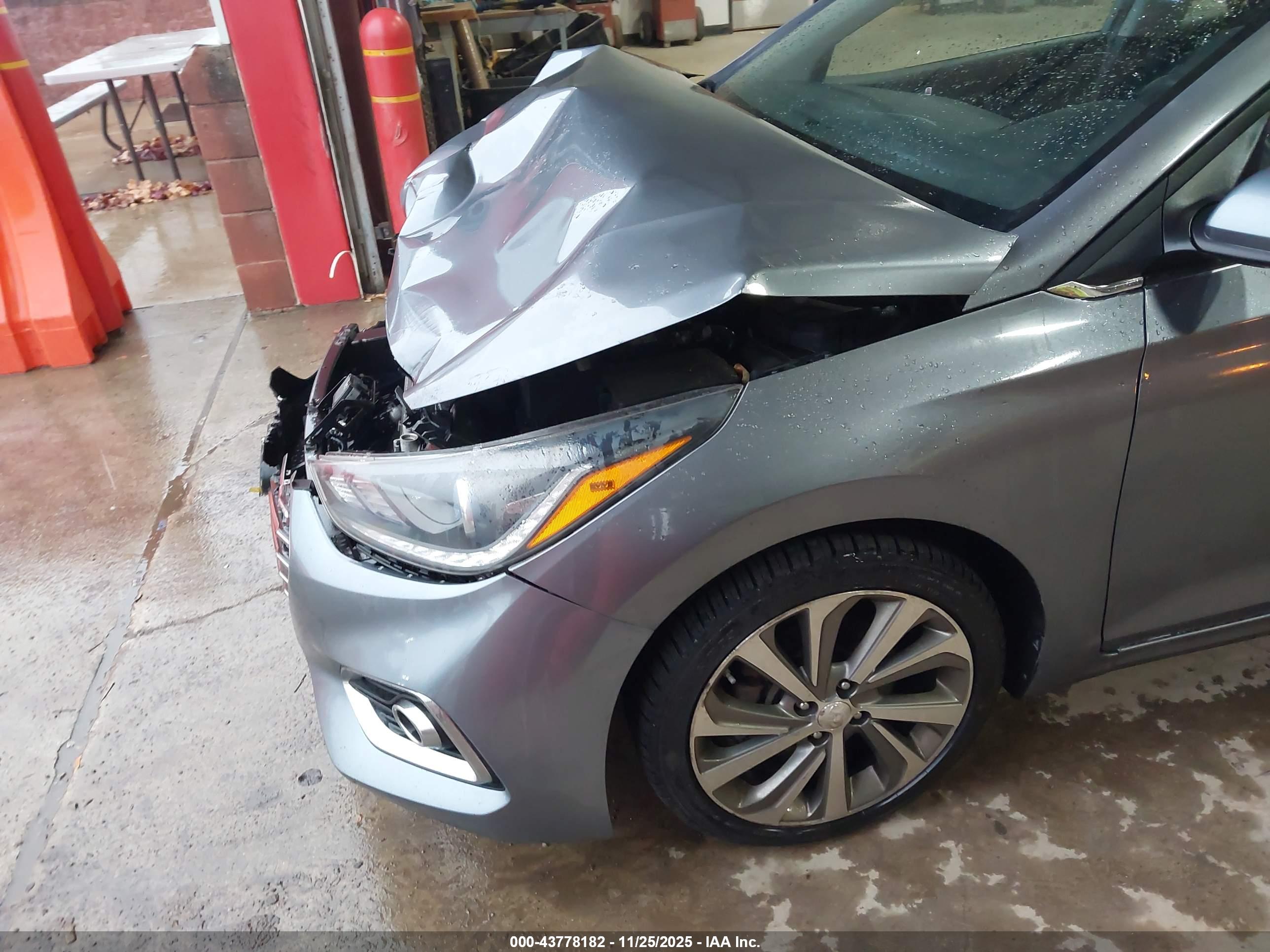 HYUNDAI ACCENT image 6