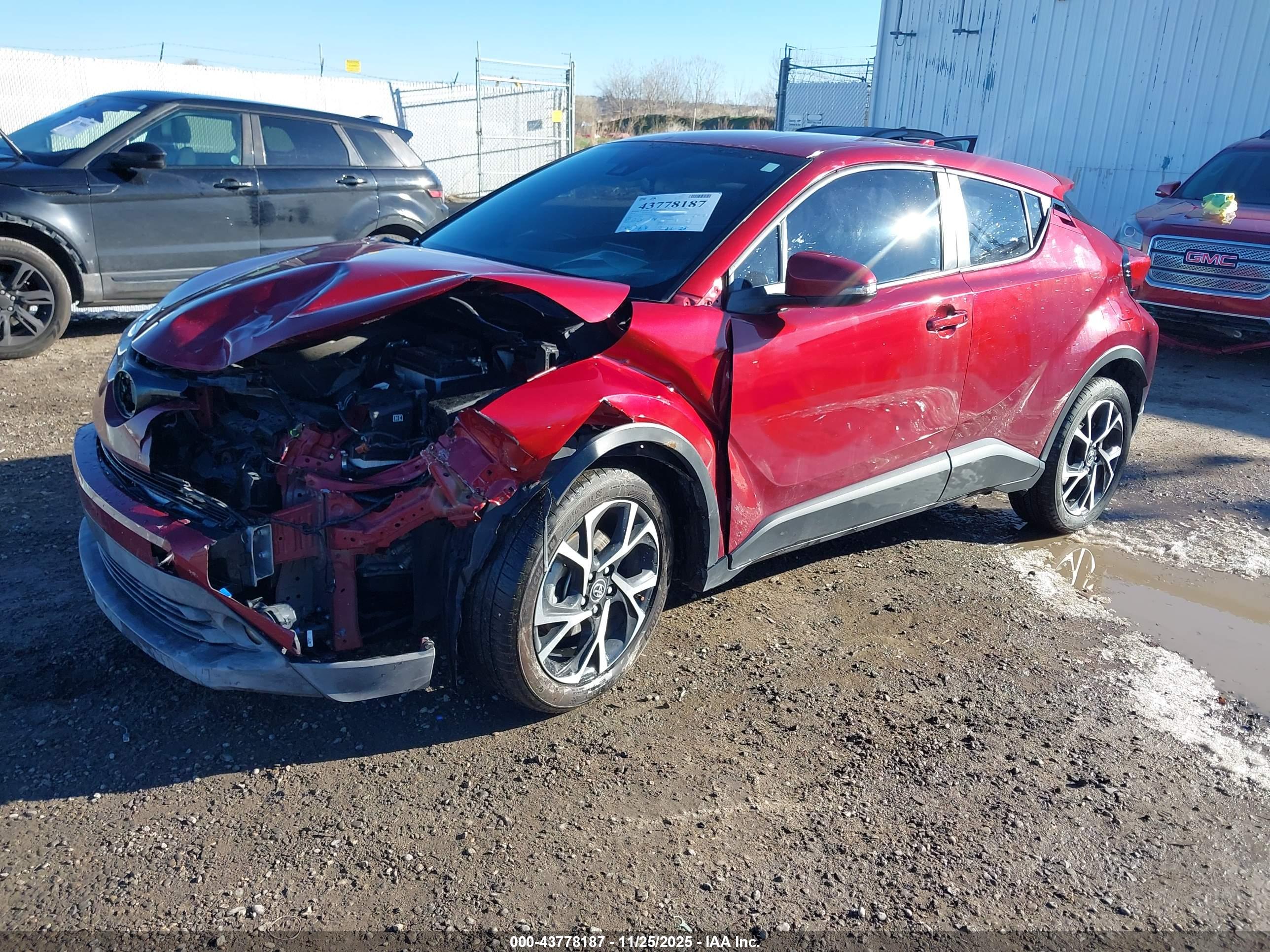 TOYOTA C-HR image 2
