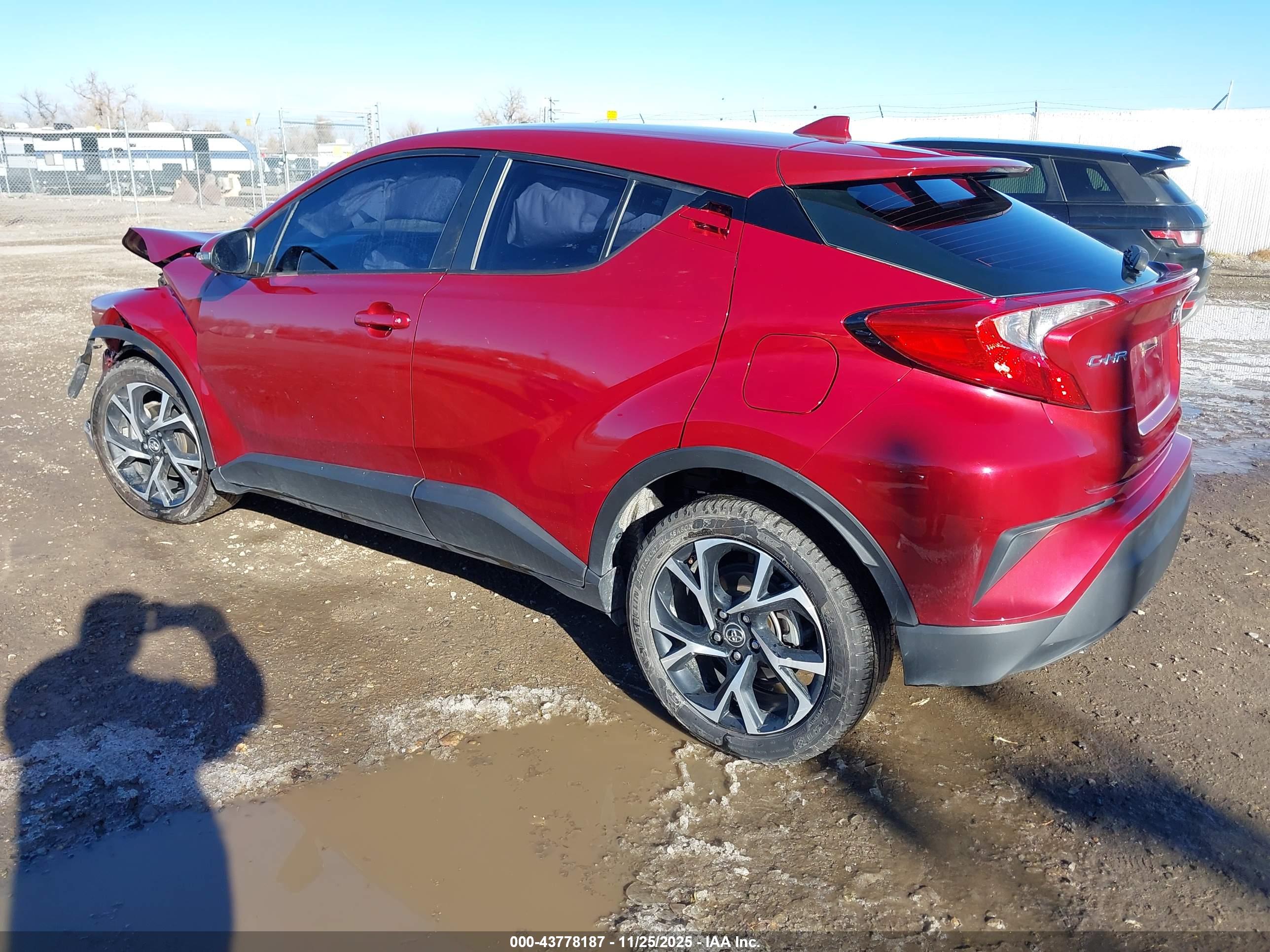 TOYOTA C-HR image 3