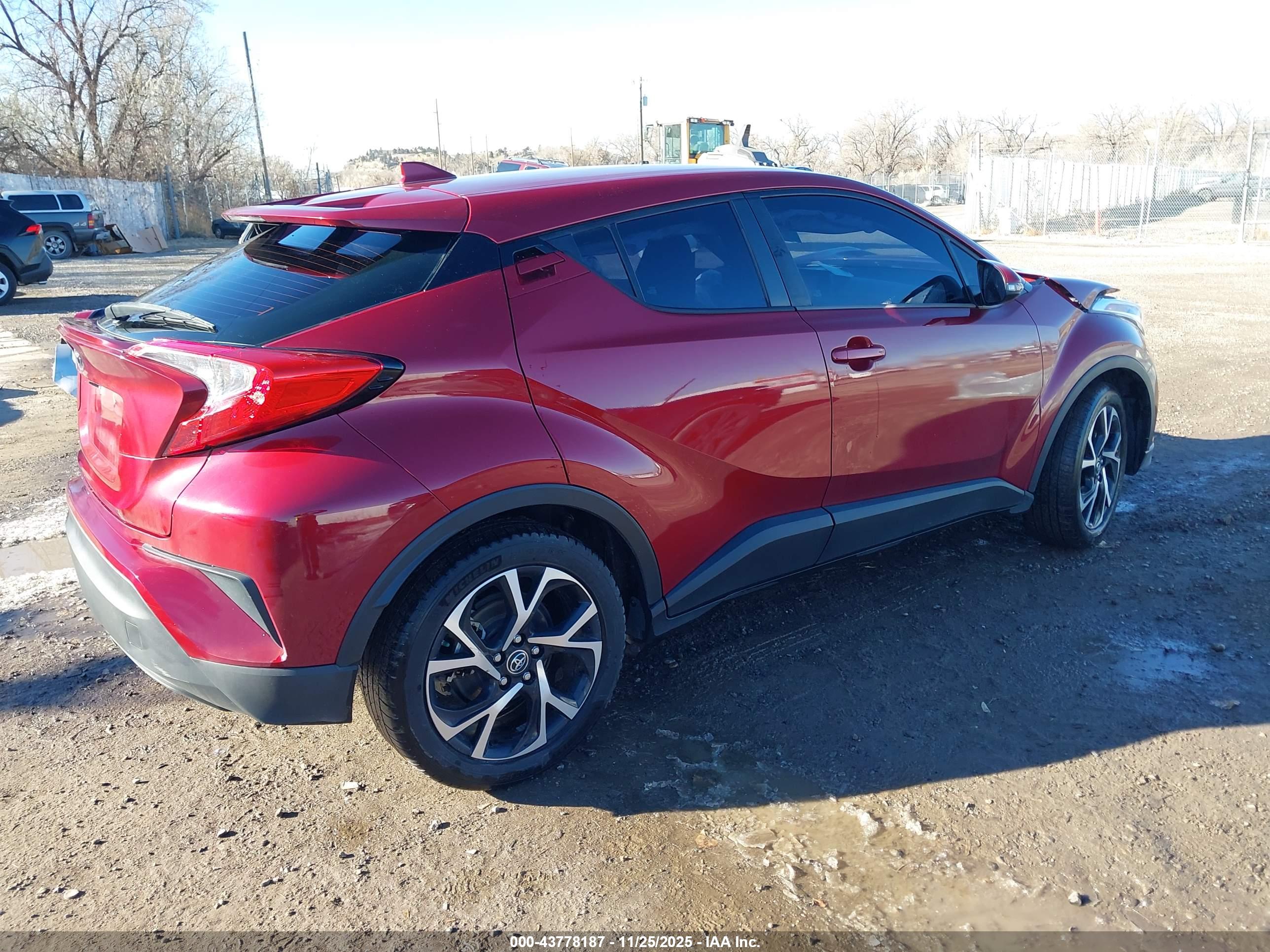 TOYOTA C-HR image 4