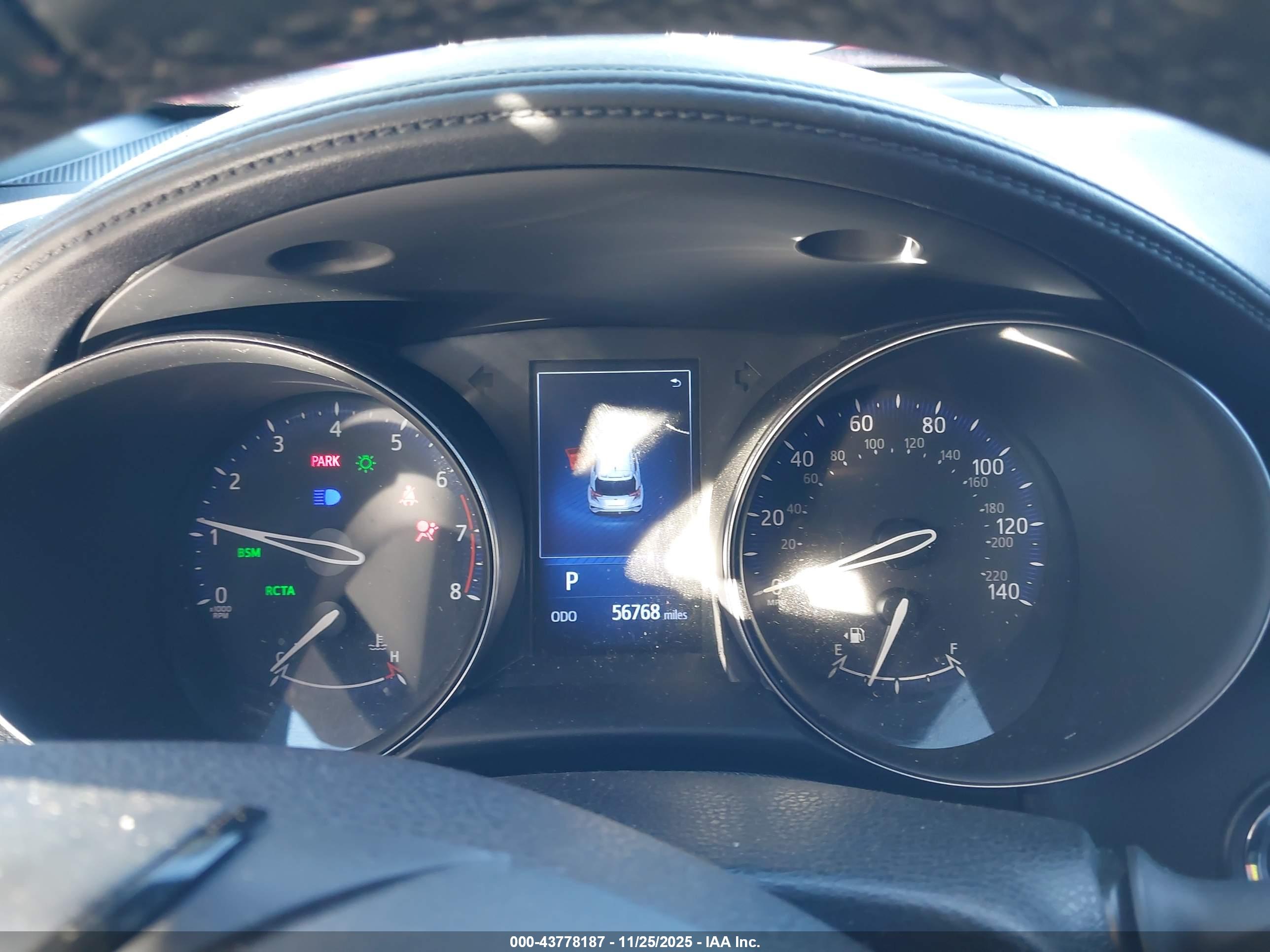 TOYOTA C-HR image 7
