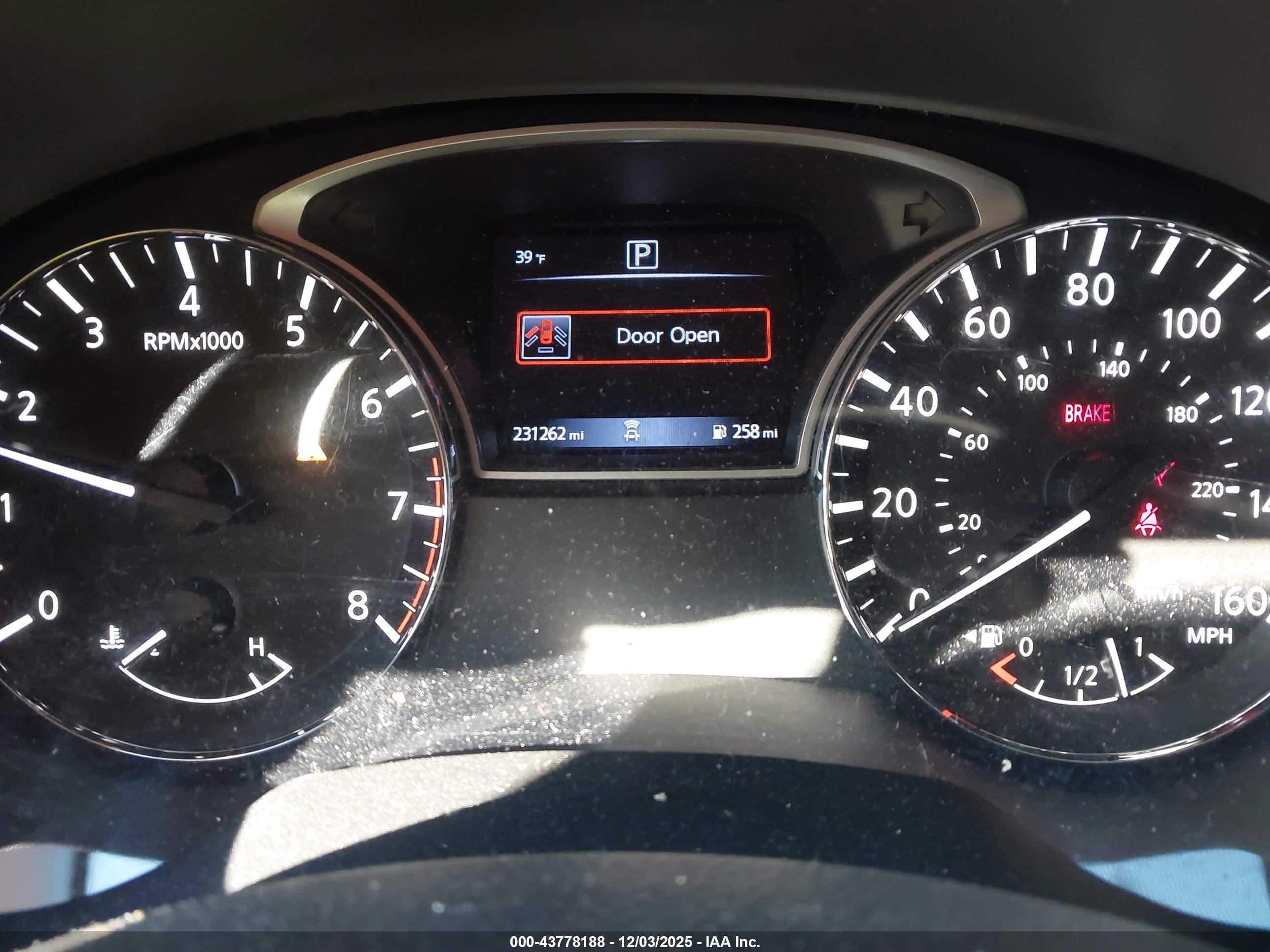 NISSAN PATHFINDER image 7