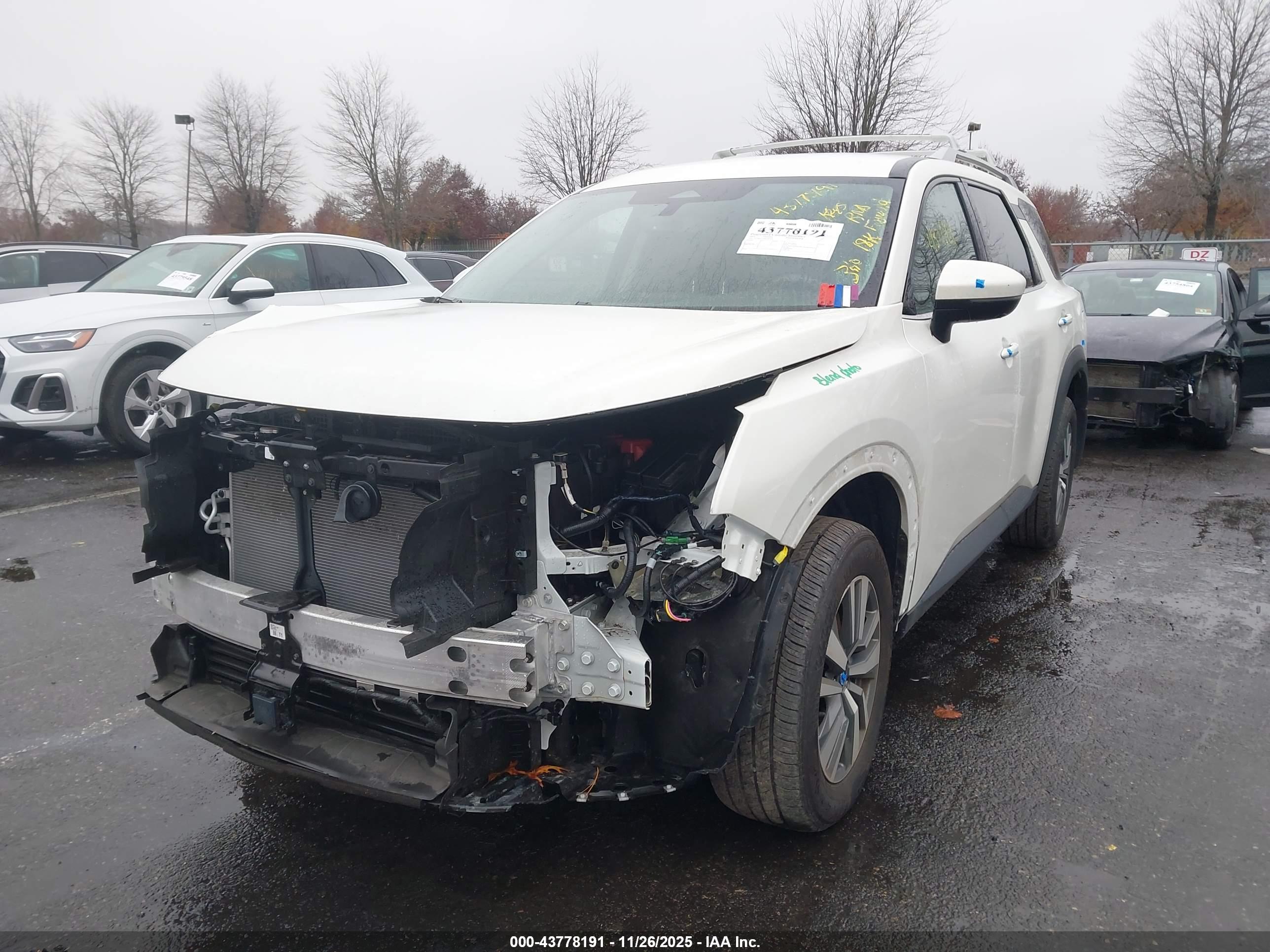 NISSAN PATHFINDER image 2