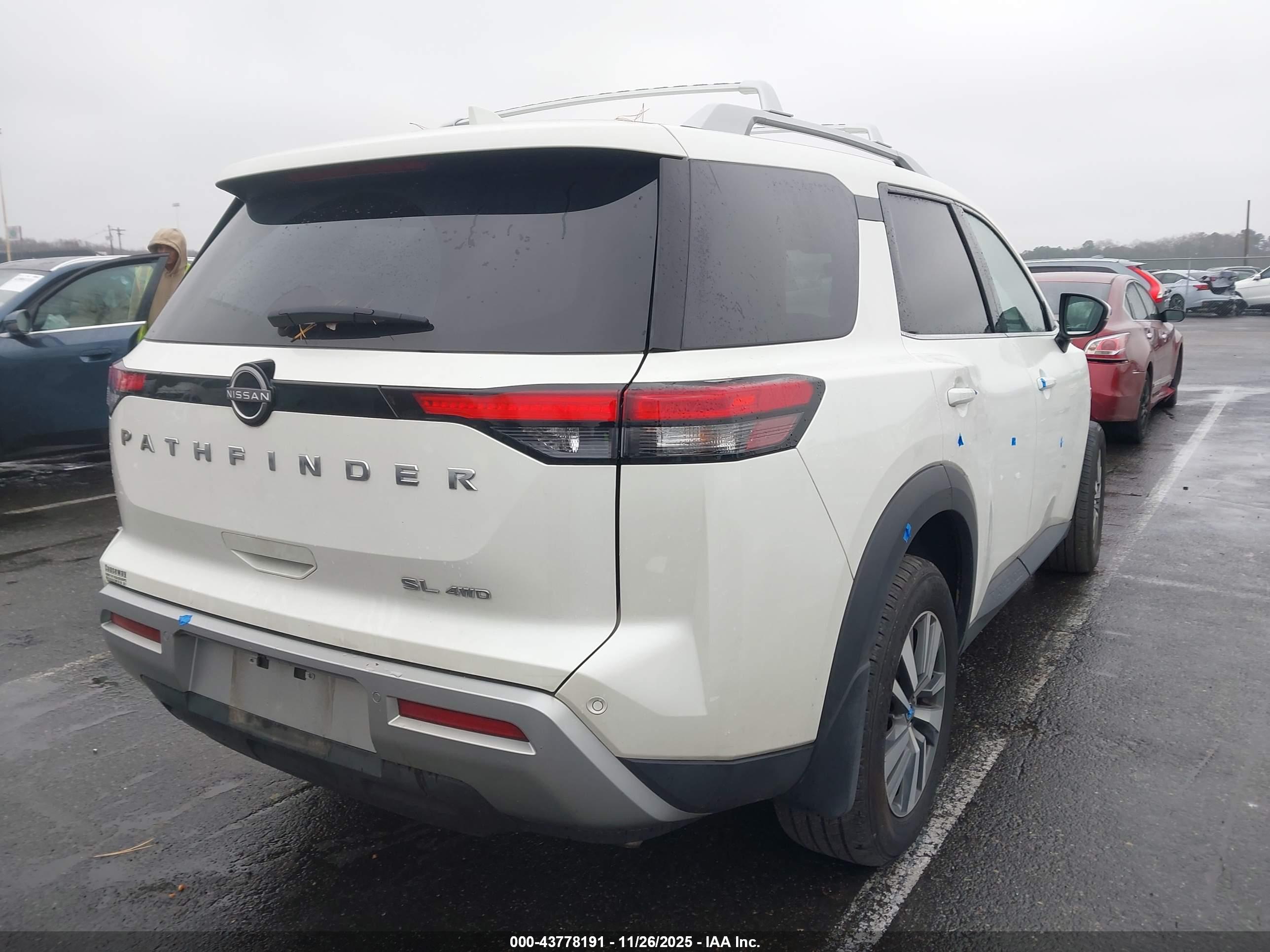 NISSAN PATHFINDER image 4