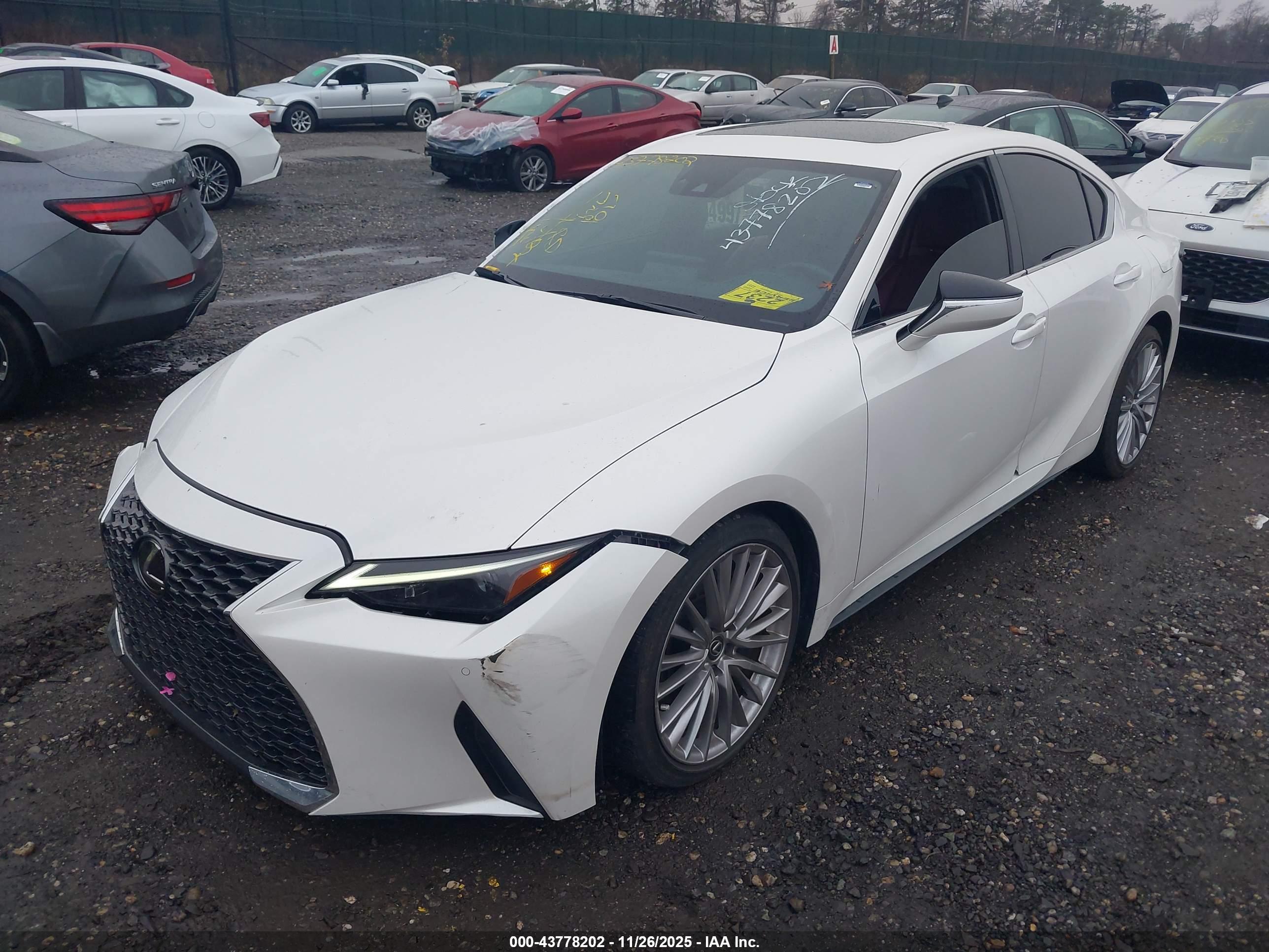 LEXUS IS image 2