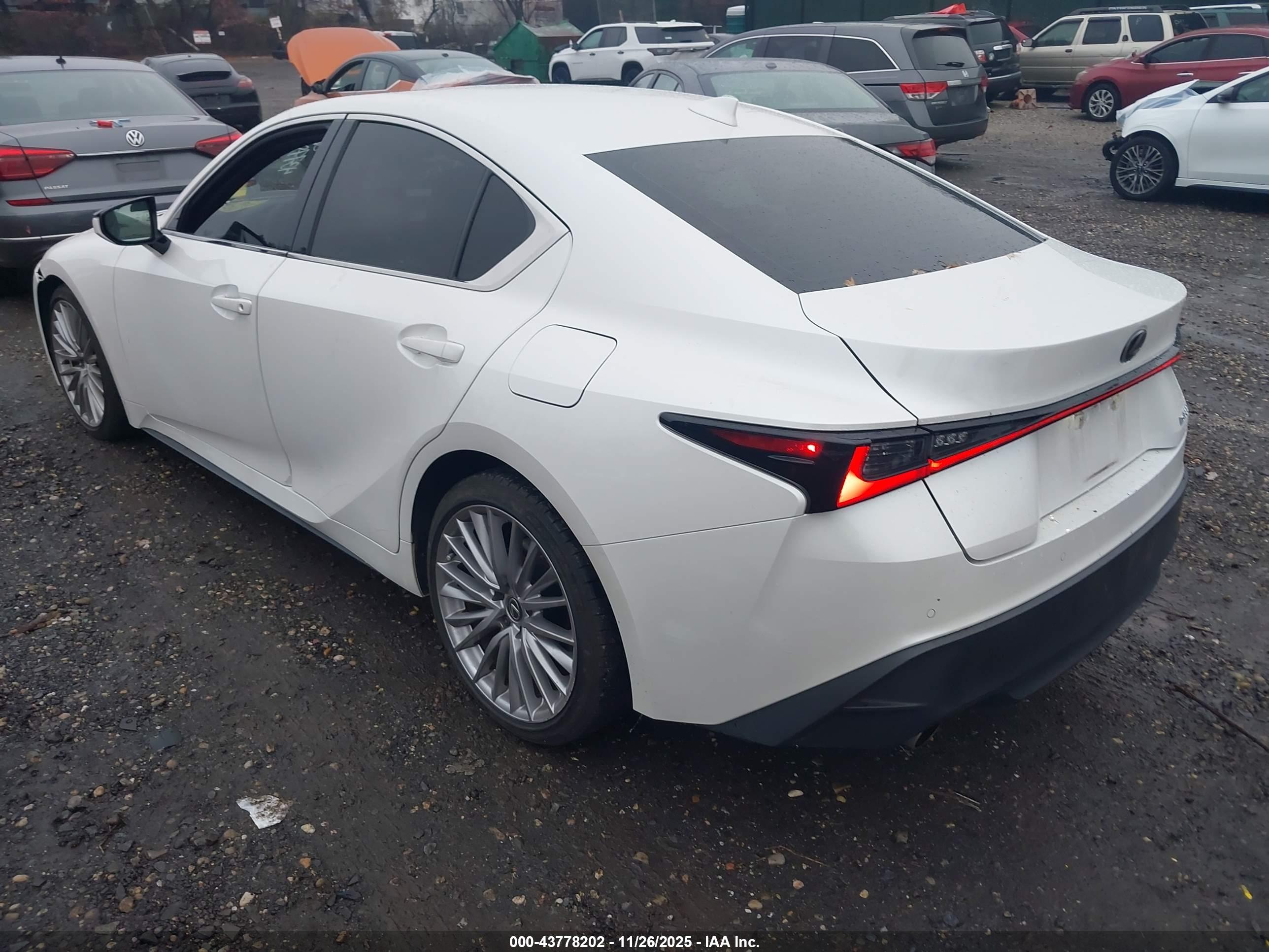 LEXUS IS image 3
