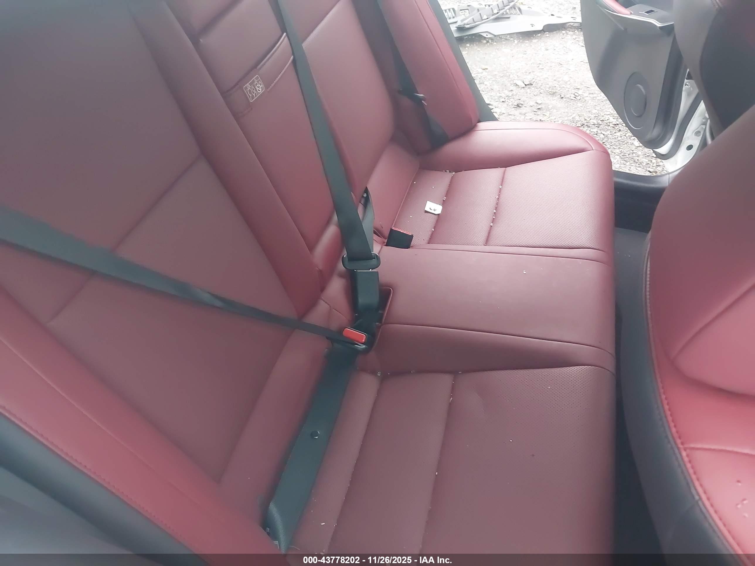 LEXUS IS image 8
